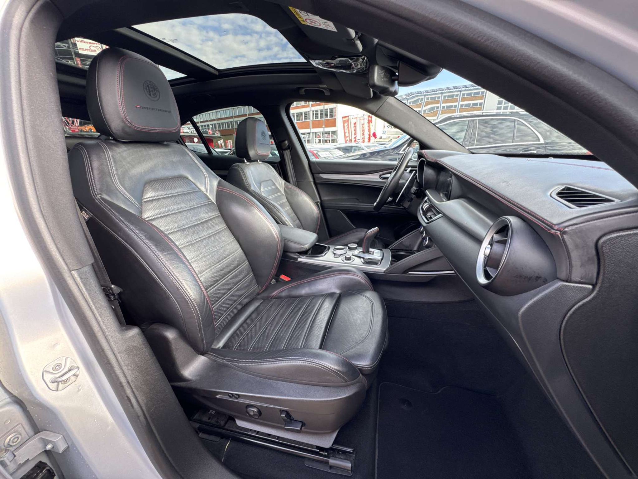 listing desktop thumbnail image 12