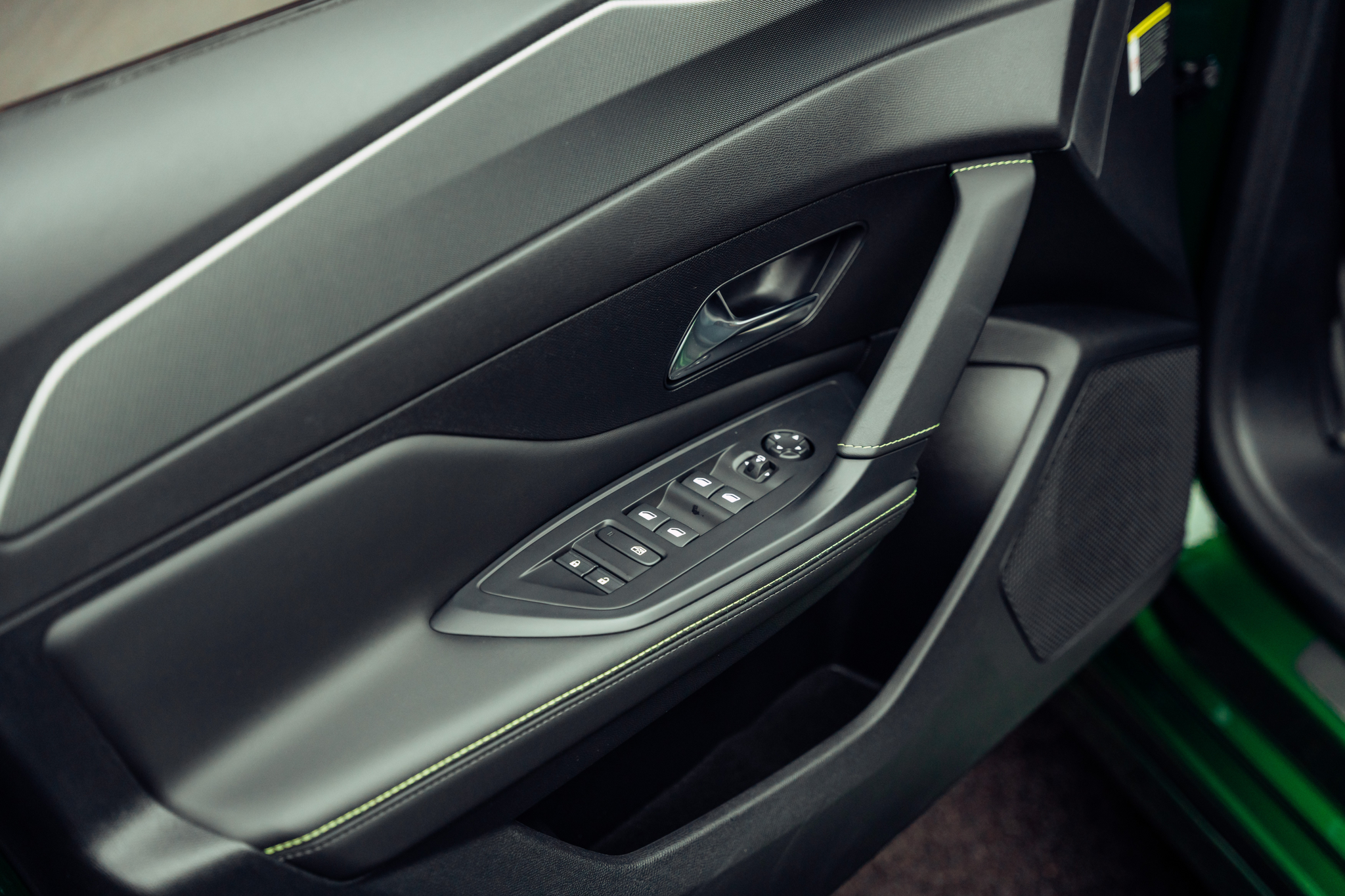 listing desktop thumbnail image 12