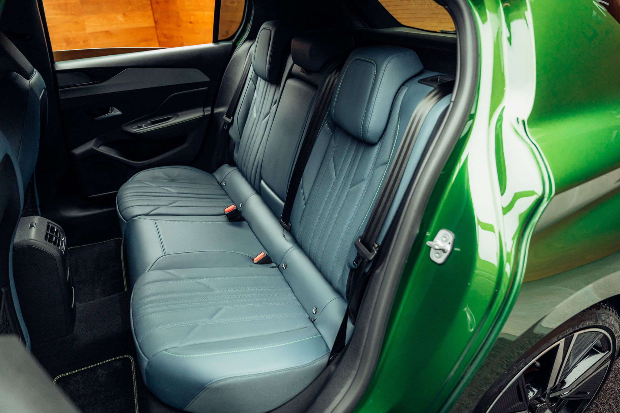 listing desktop thumbnail image 6