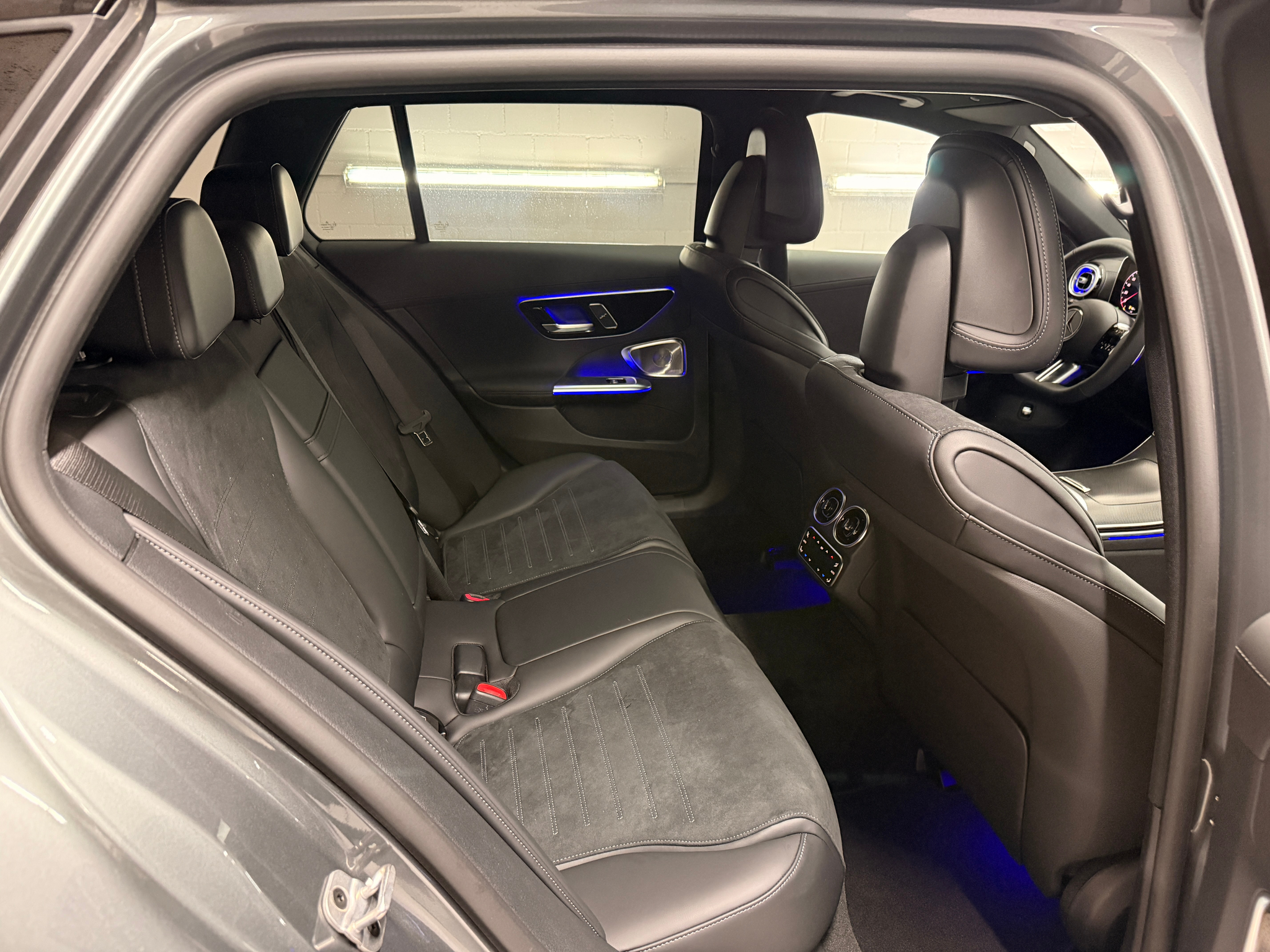 listing desktop thumbnail image 8