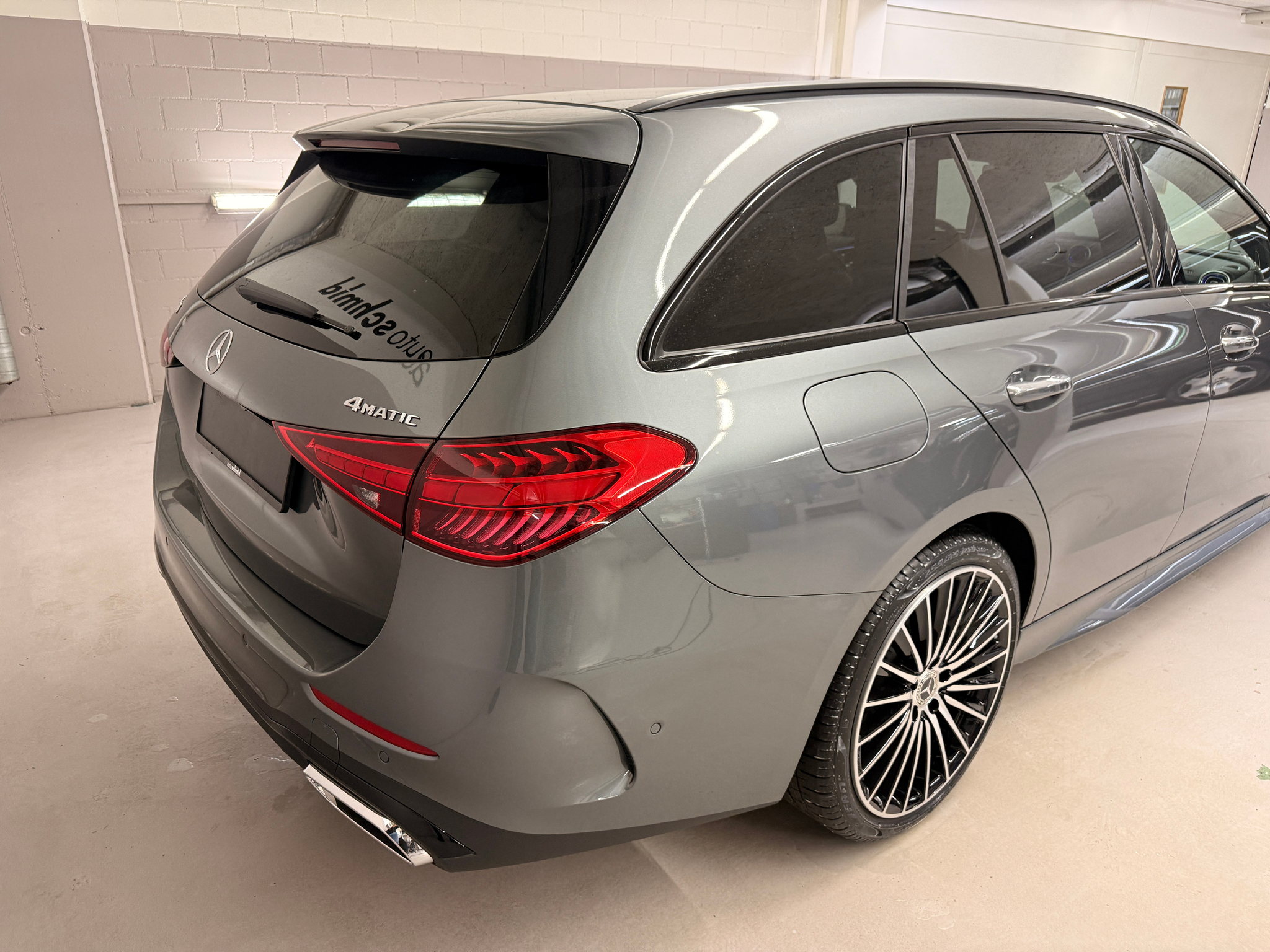 listing desktop thumbnail image 5