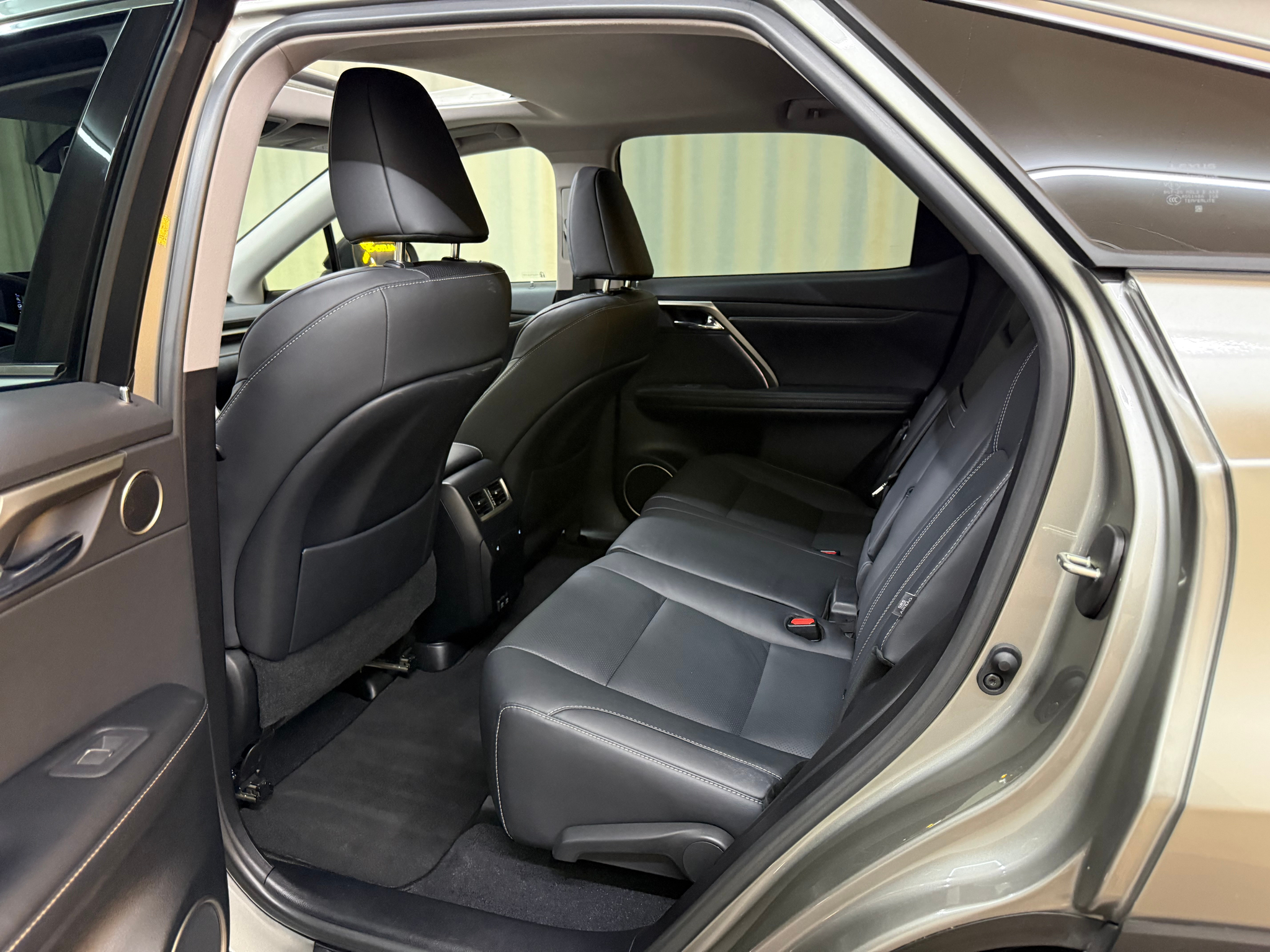 listing desktop thumbnail image 16