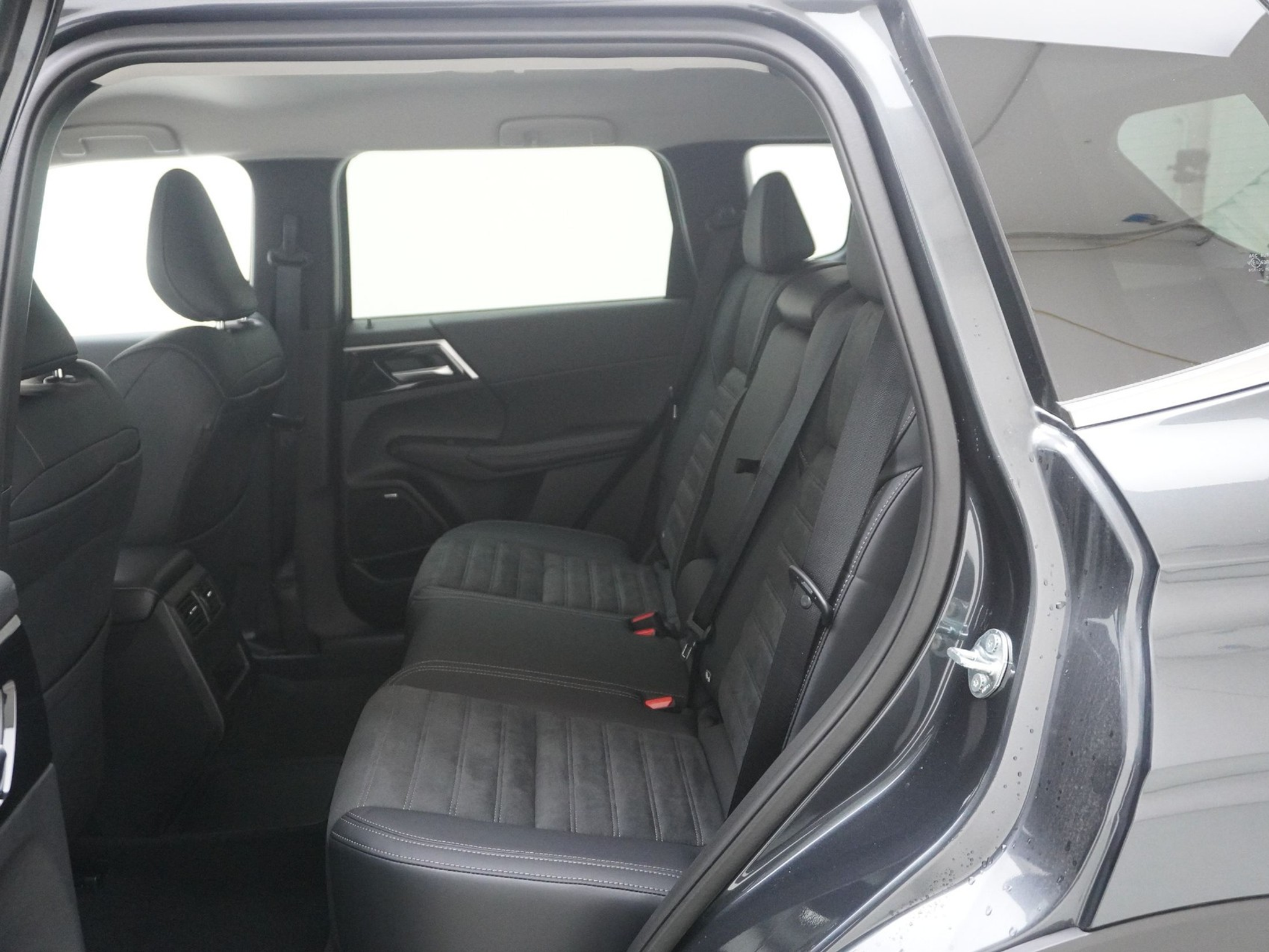 listing desktop thumbnail image 14