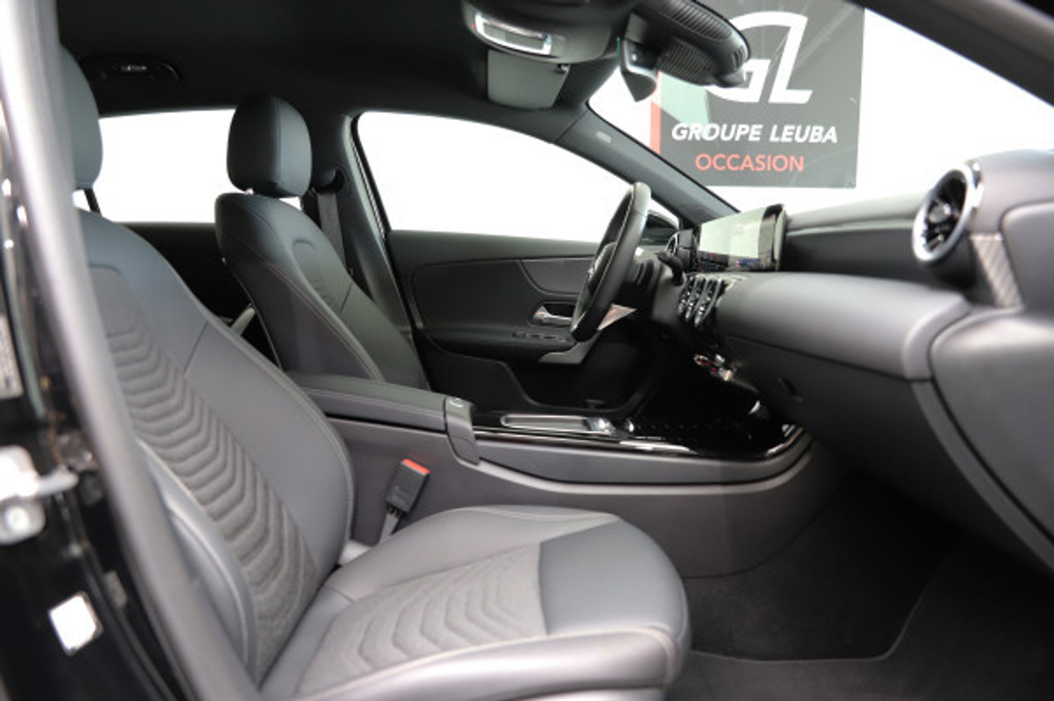 listing desktop thumbnail image 8