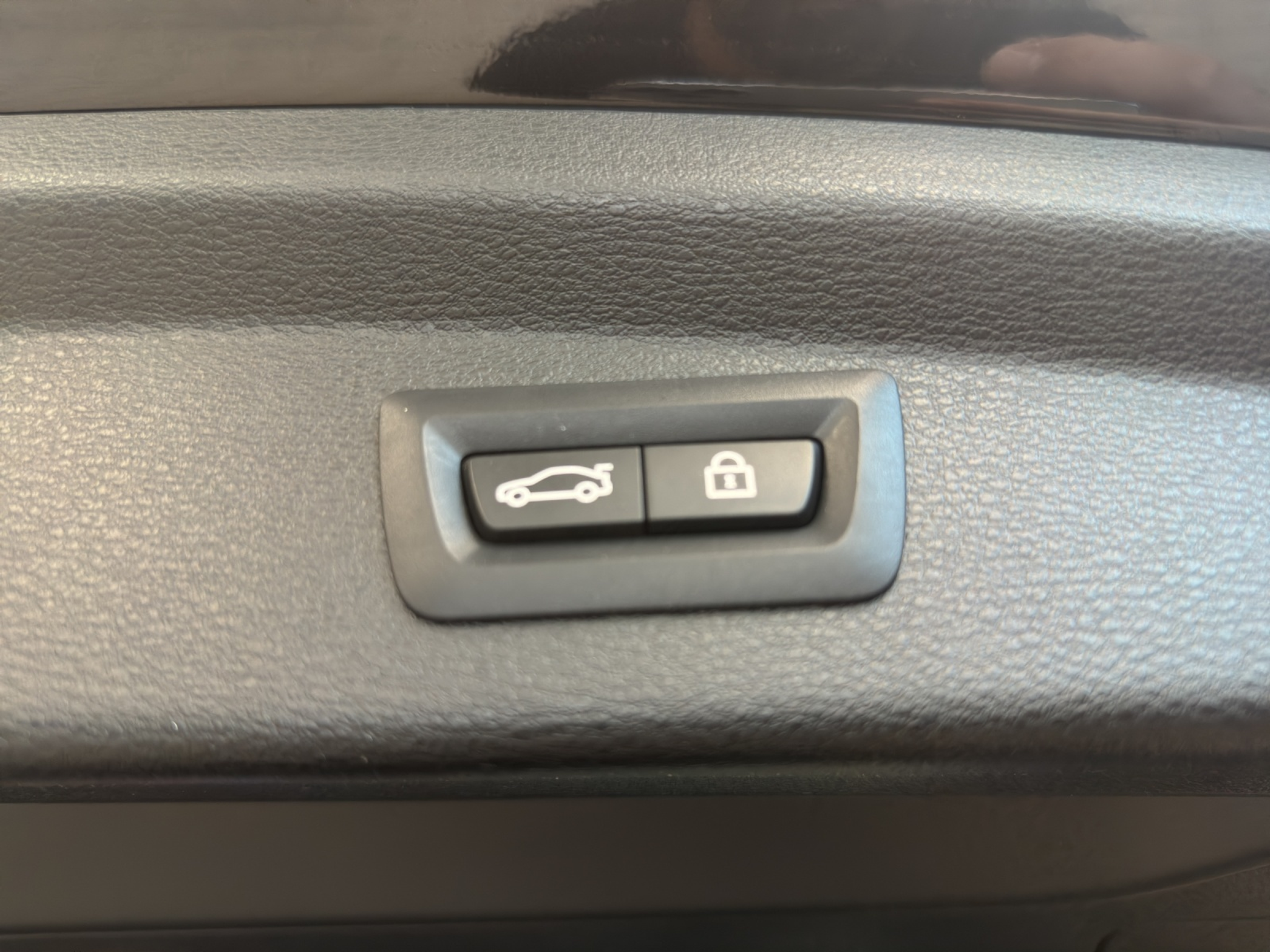 listing desktop thumbnail image 17