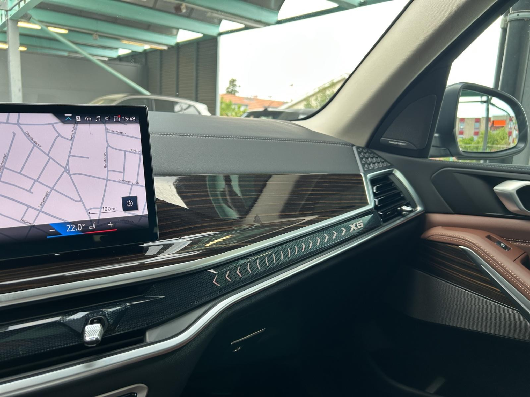 listing desktop thumbnail image 17