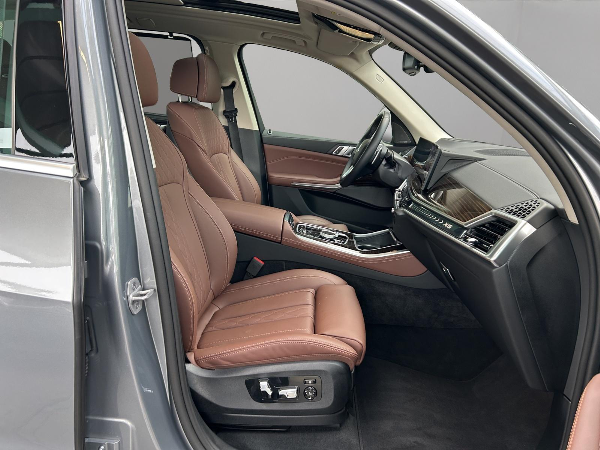 listing desktop thumbnail image 10