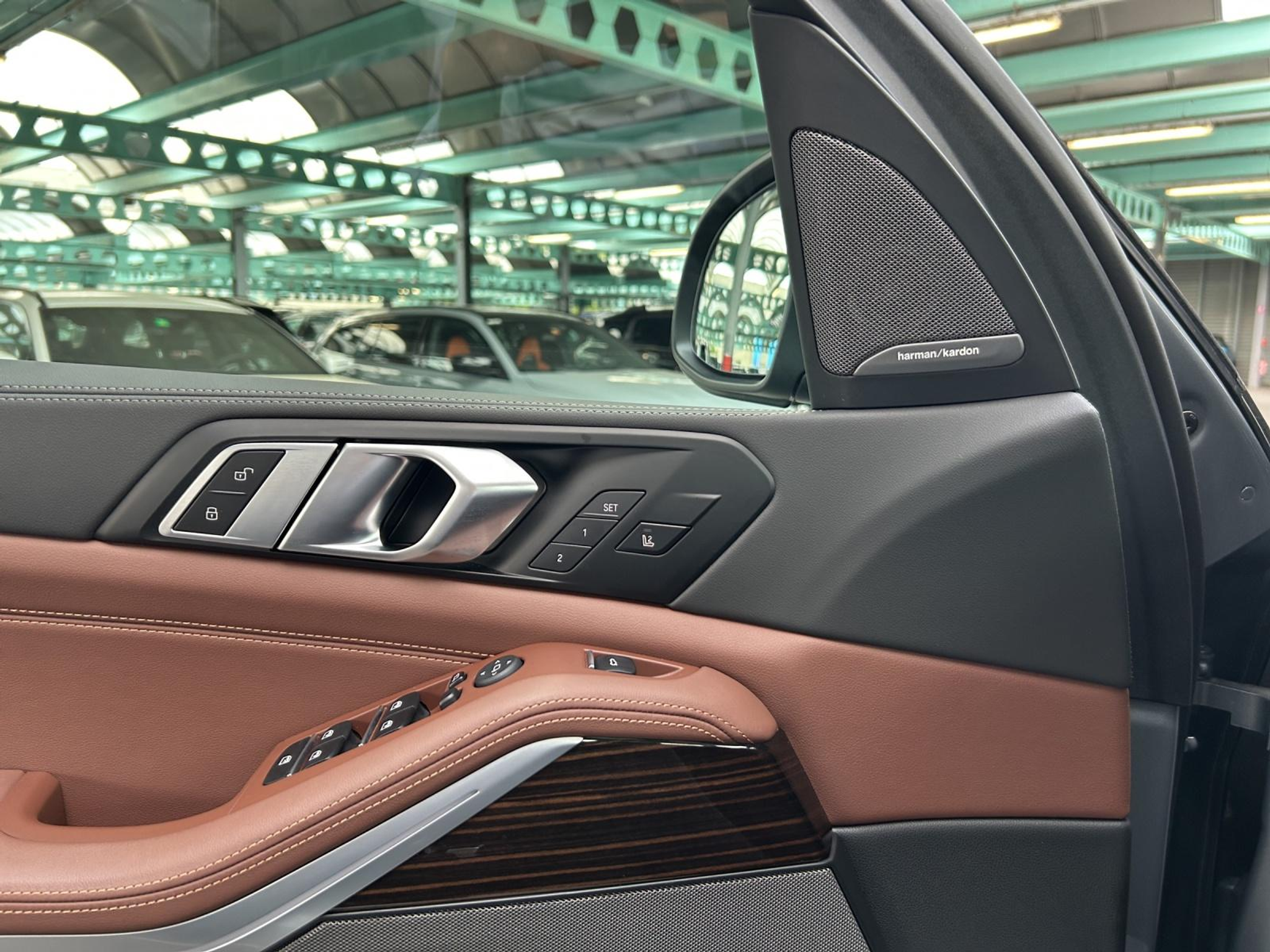 listing desktop thumbnail image 16