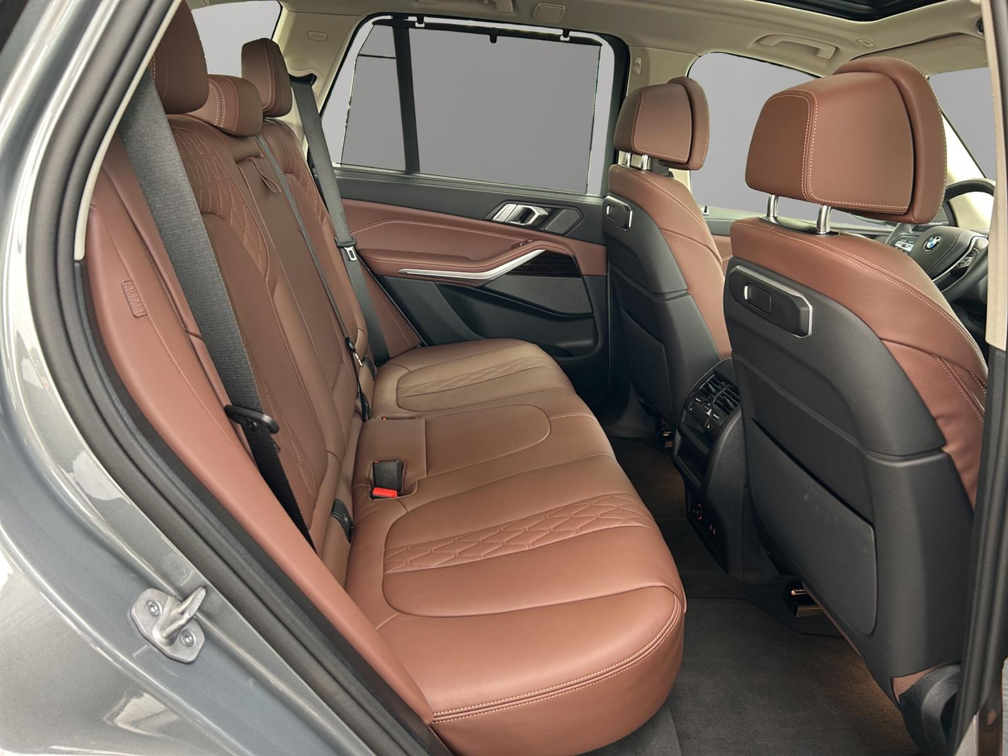 listing desktop thumbnail image 11