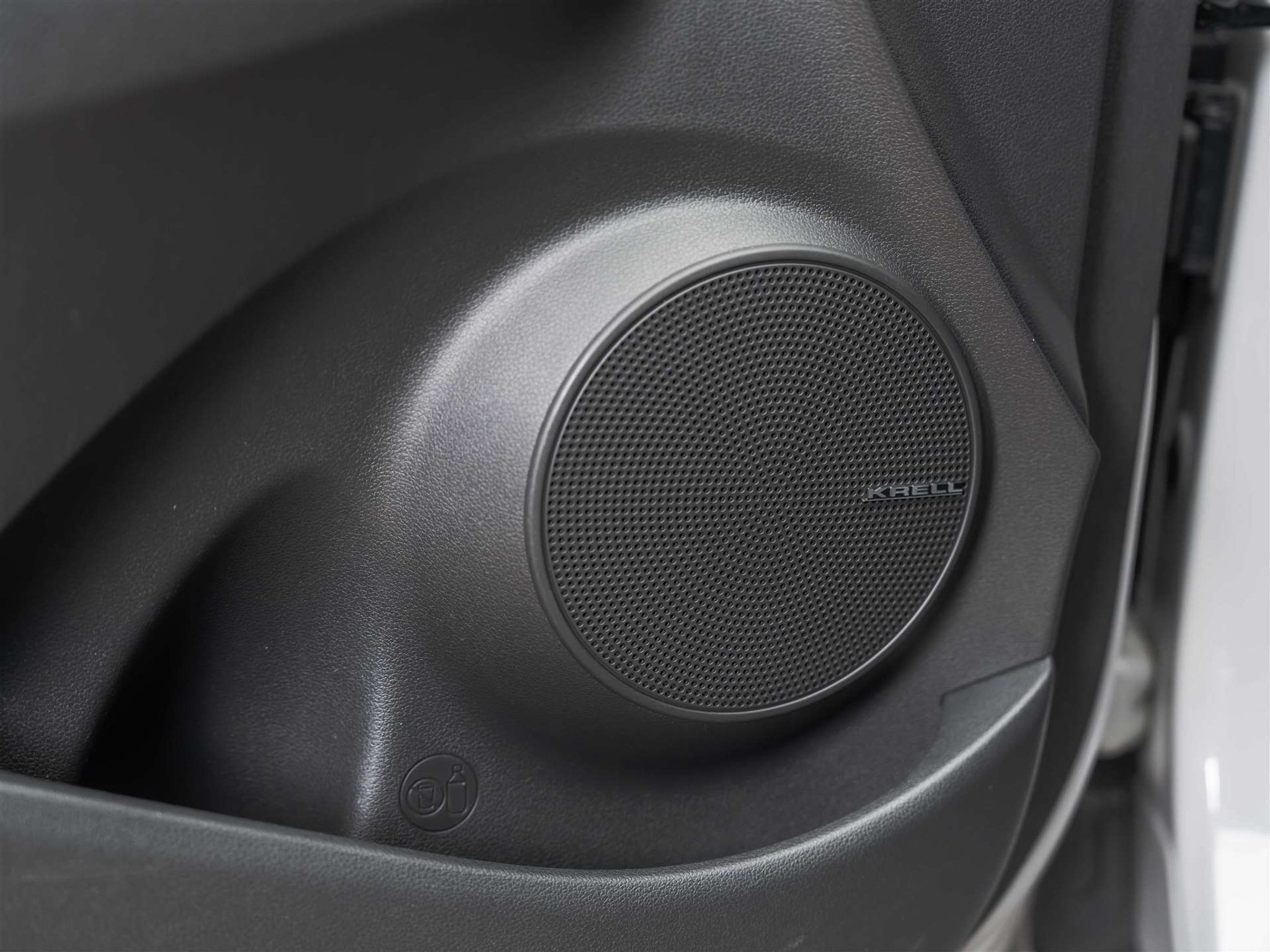 listing desktop thumbnail image 25