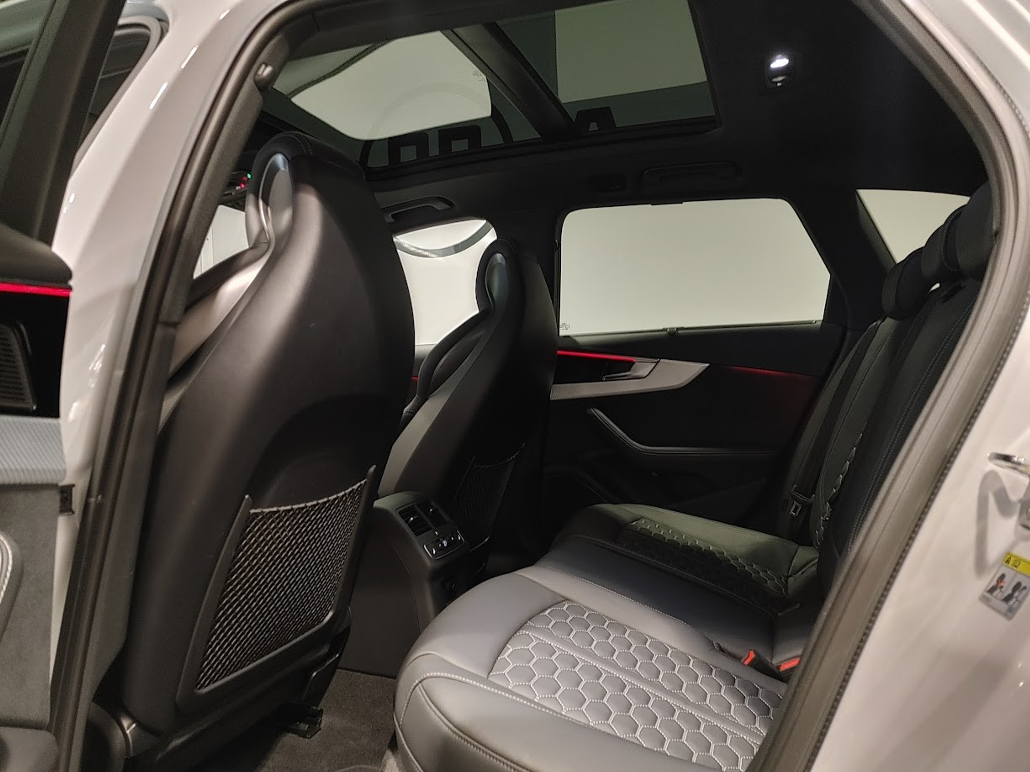 listing desktop thumbnail image 10