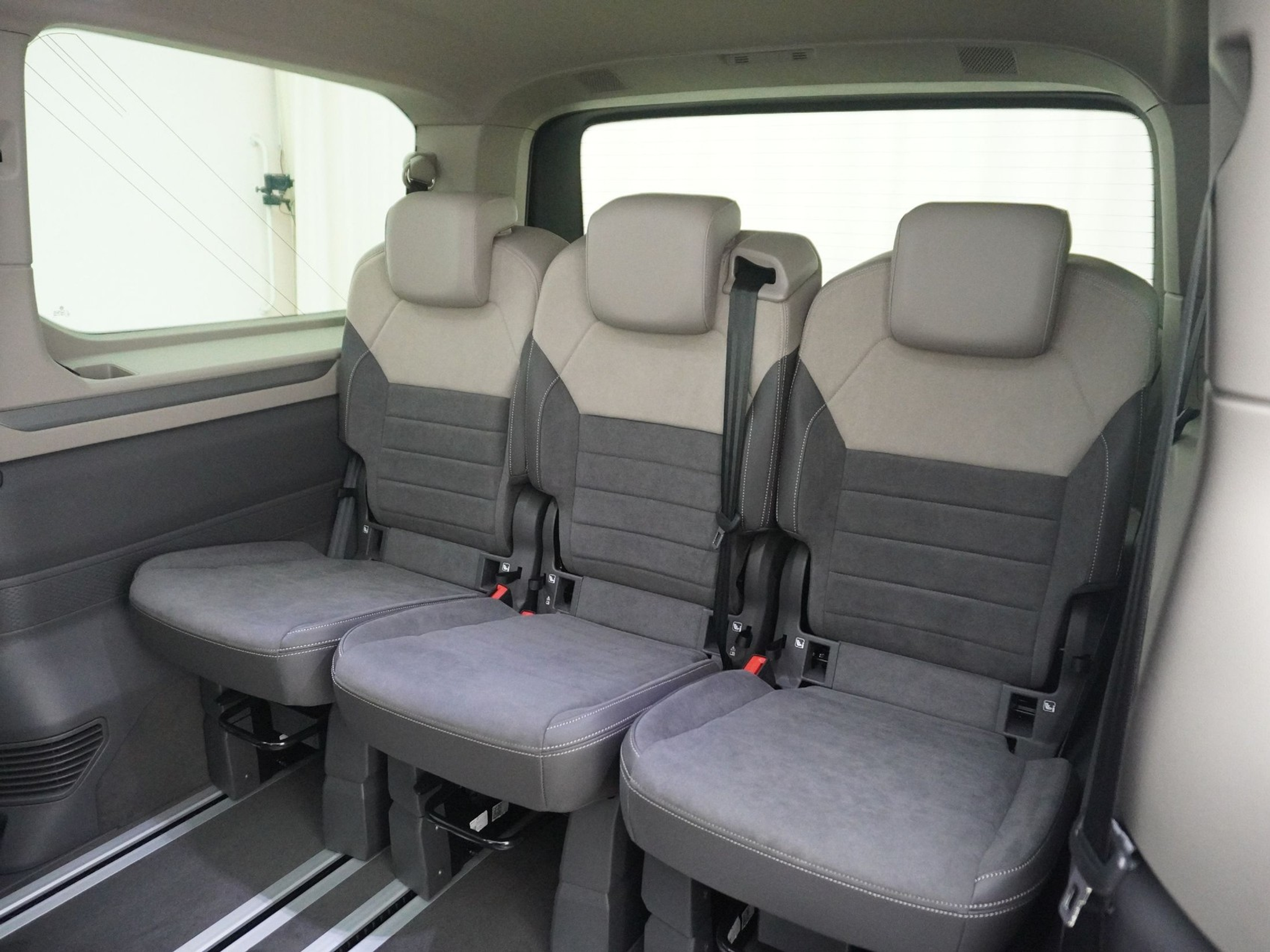 listing desktop thumbnail image 19