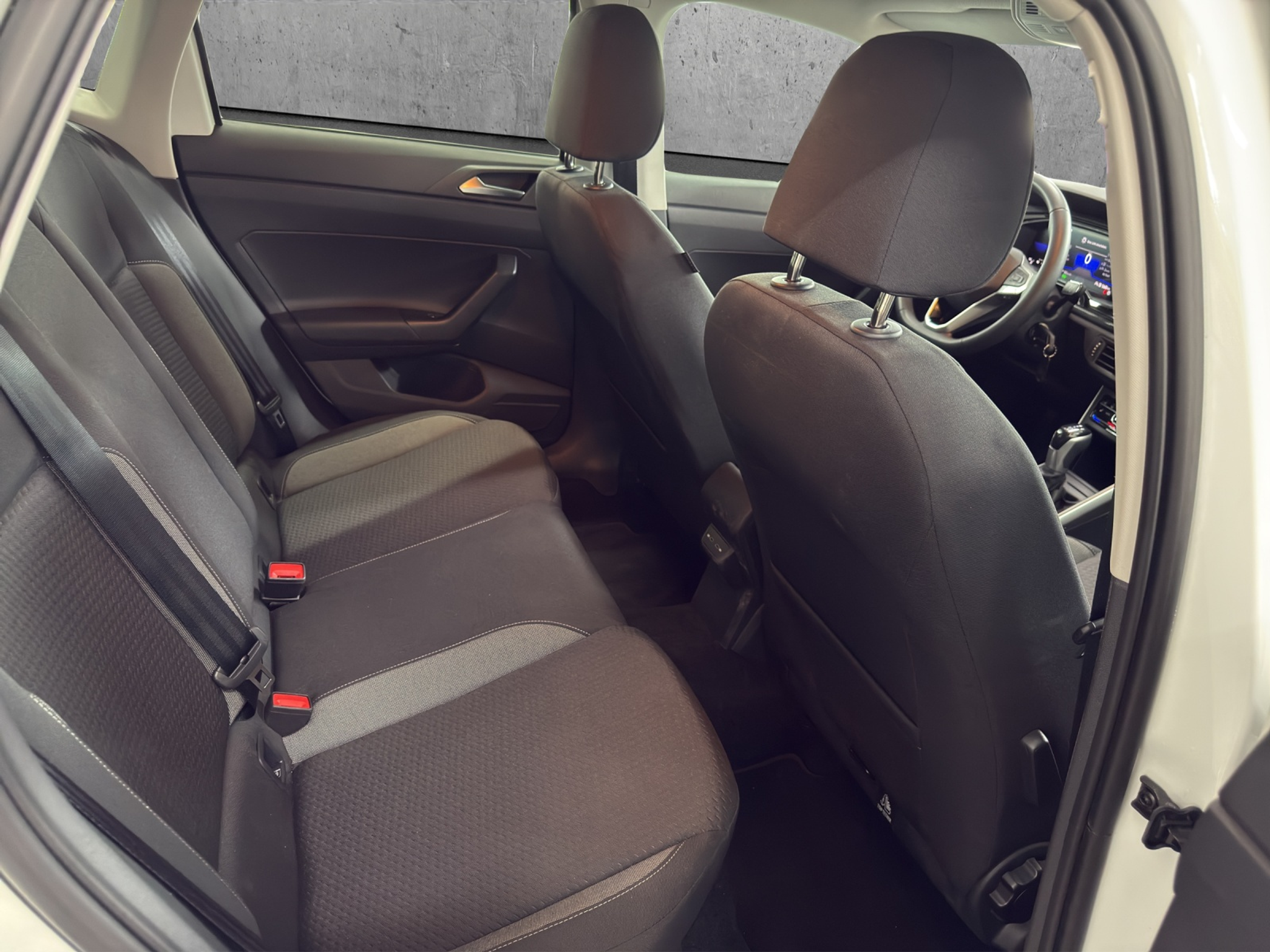 listing desktop thumbnail image 11