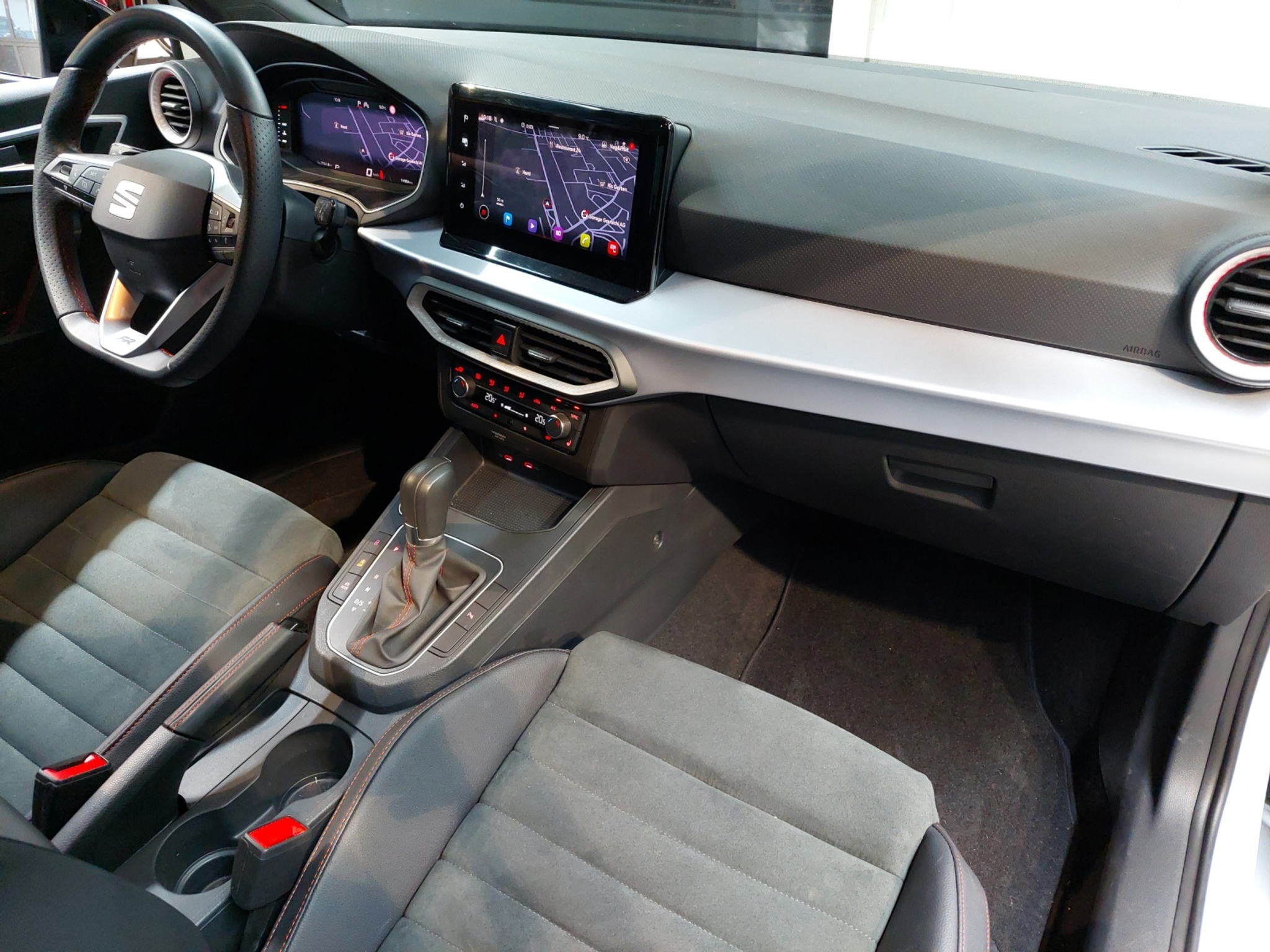 listing desktop thumbnail image 9