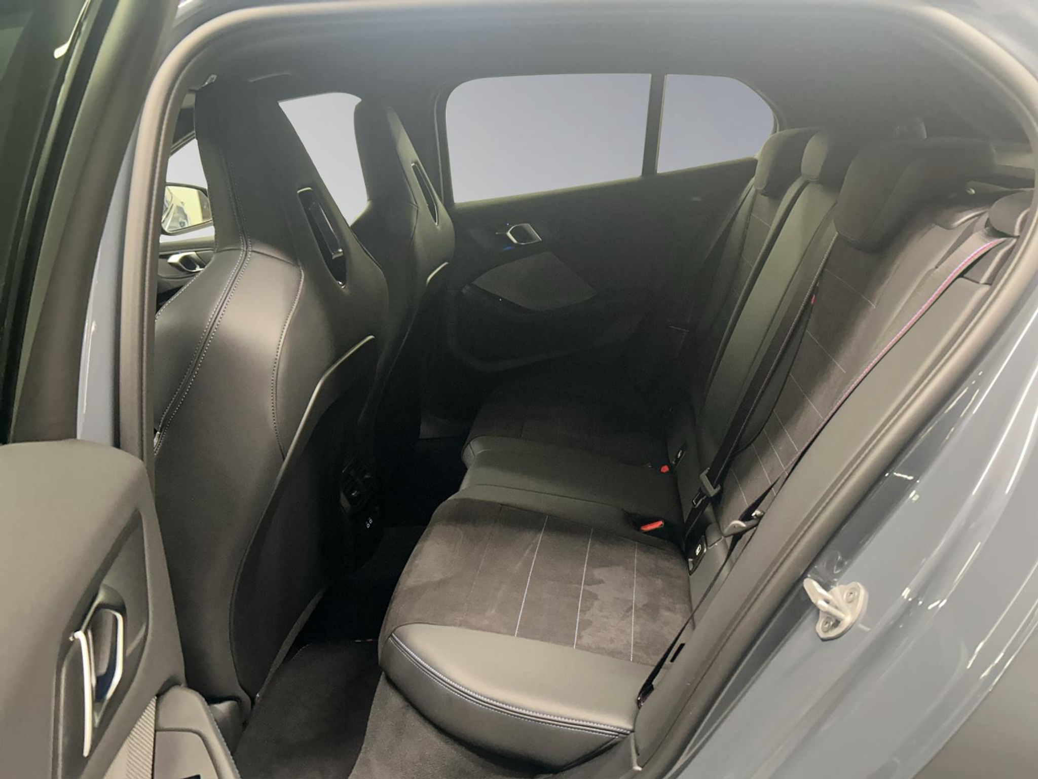 listing desktop thumbnail image 13