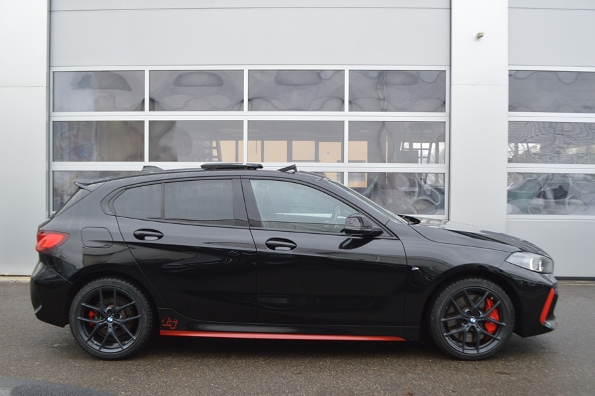 listing desktop thumbnail image 2