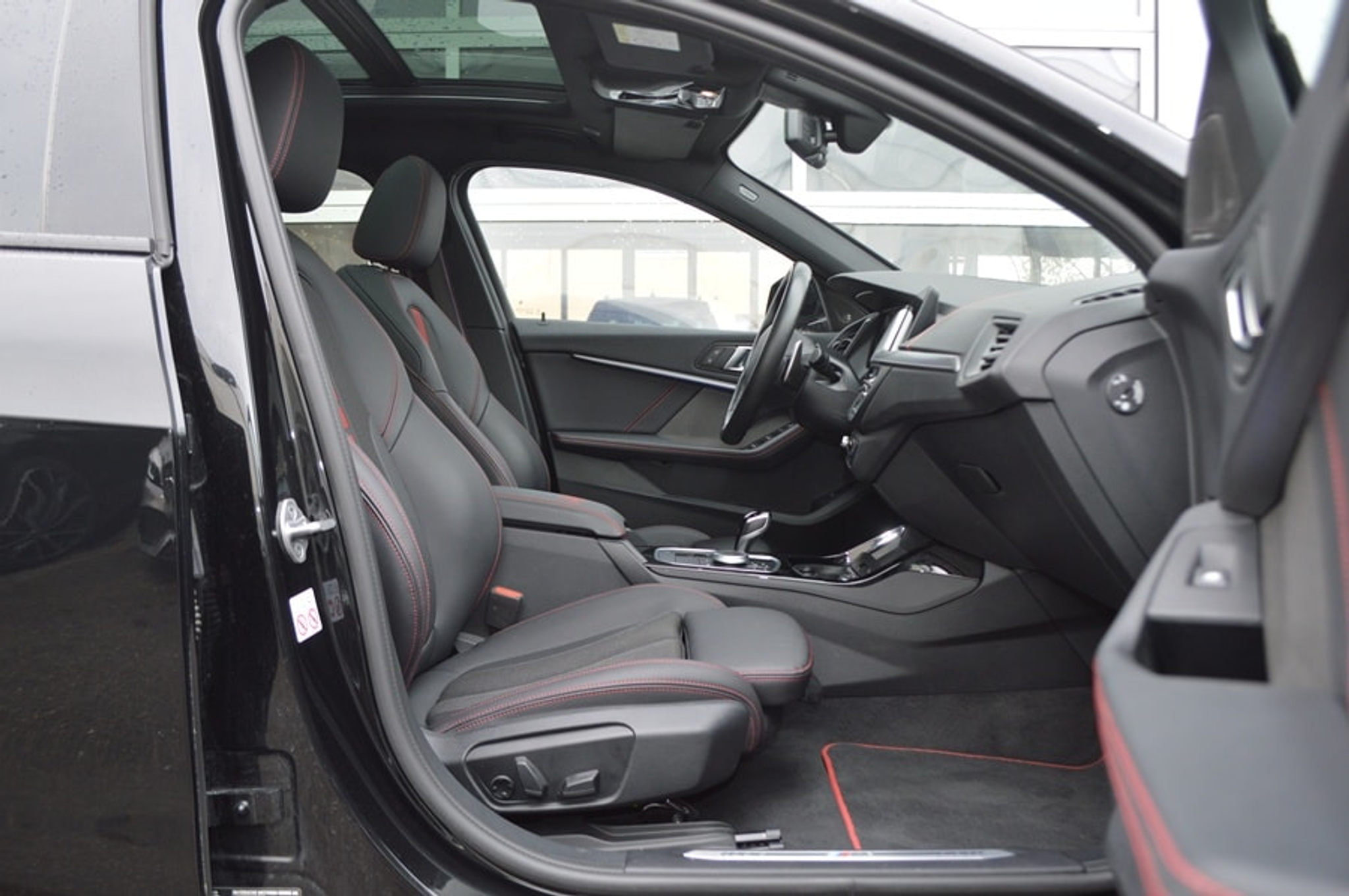 listing desktop thumbnail image 7