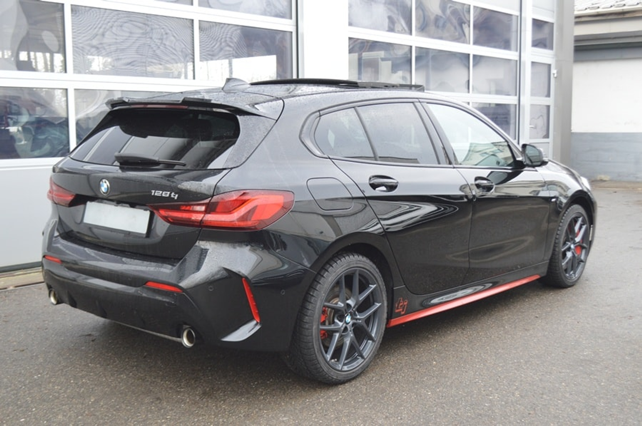 listing desktop thumbnail image 3