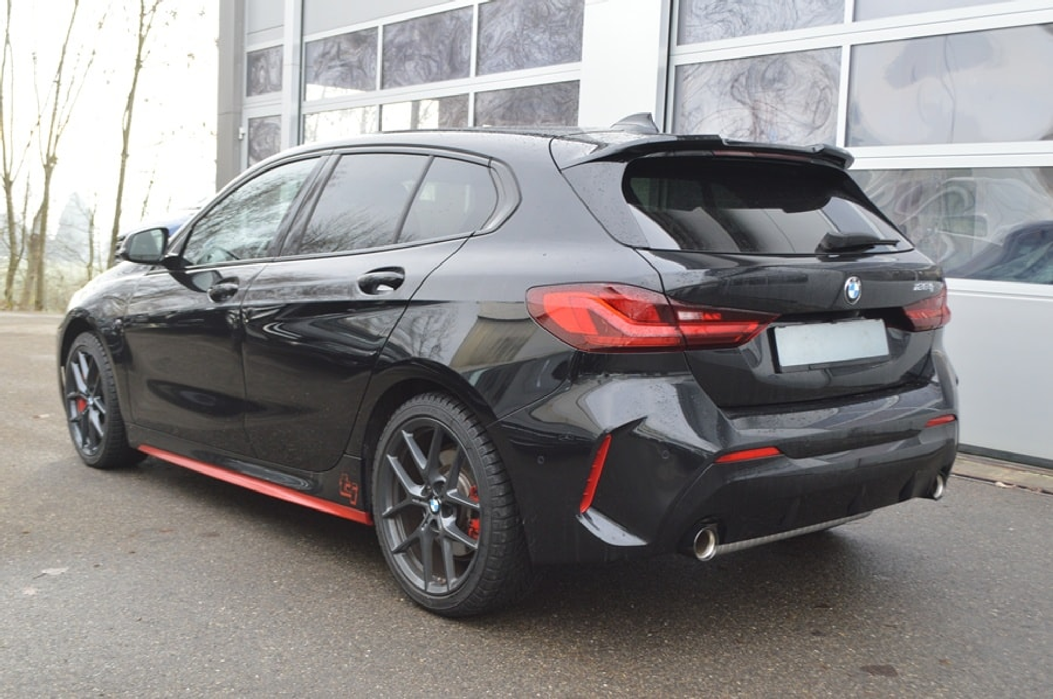 listing desktop thumbnail image 15