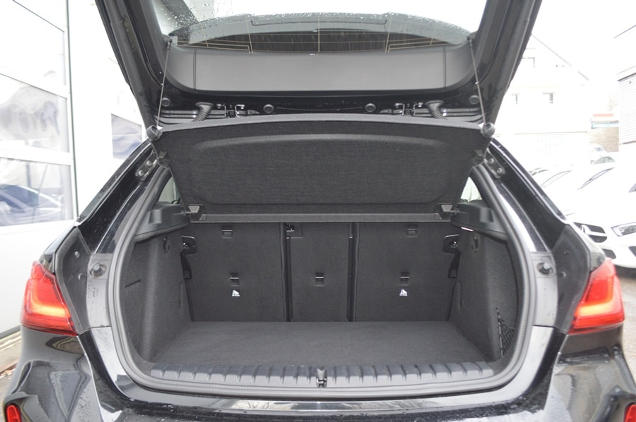 listing desktop thumbnail image 11