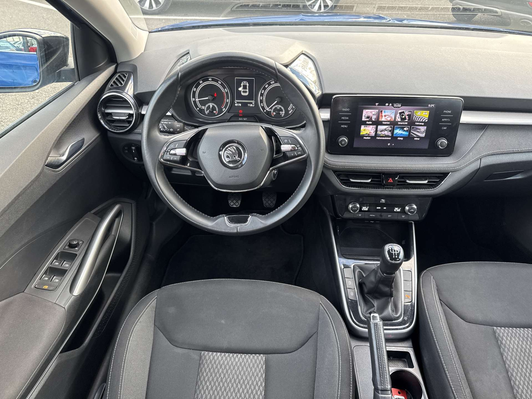 listing desktop thumbnail image 4