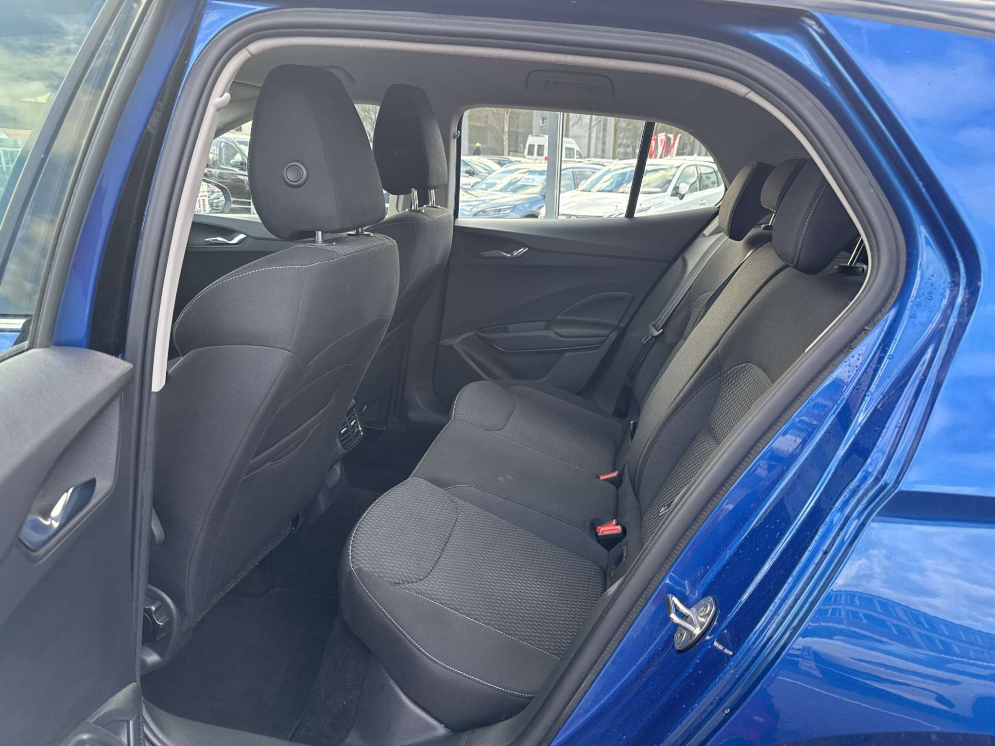 listing desktop thumbnail image 6