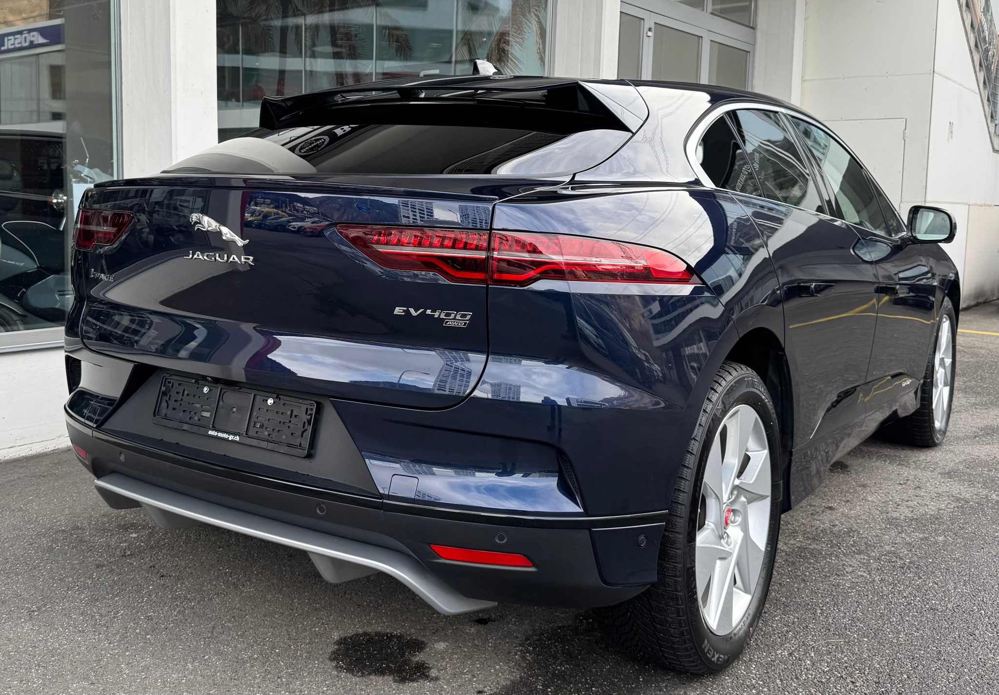 listing desktop thumbnail image 4