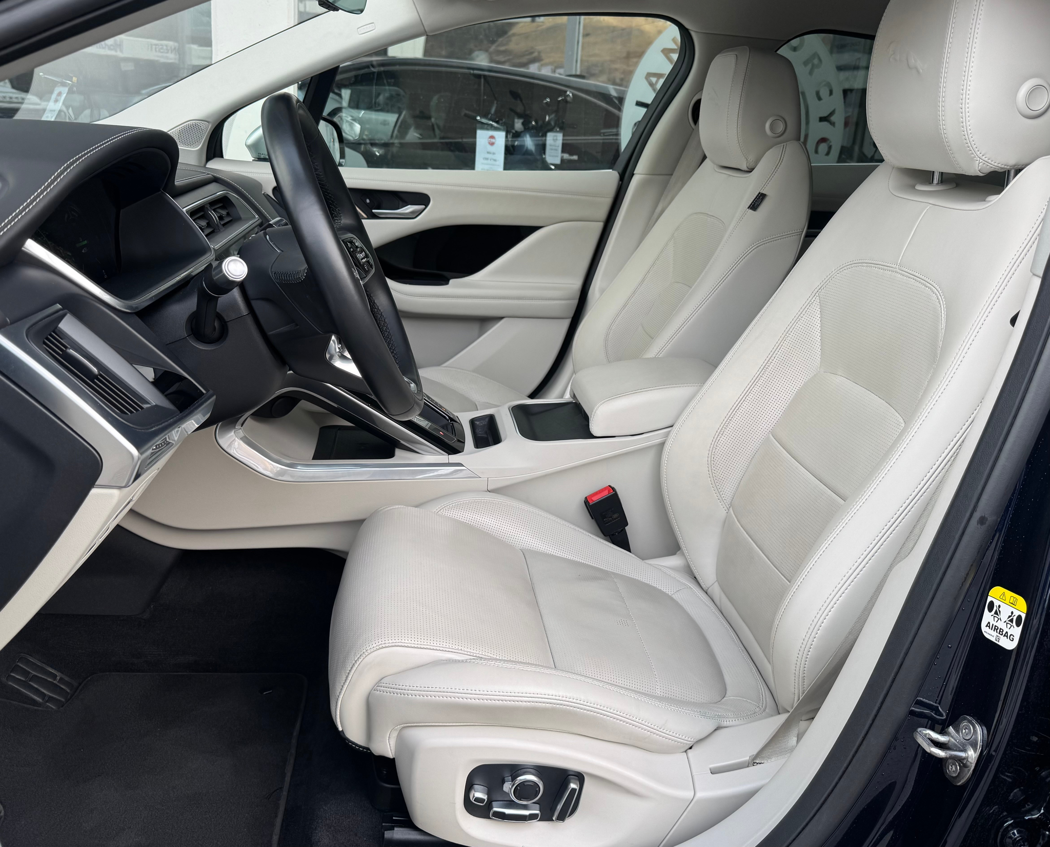 listing desktop thumbnail image 7