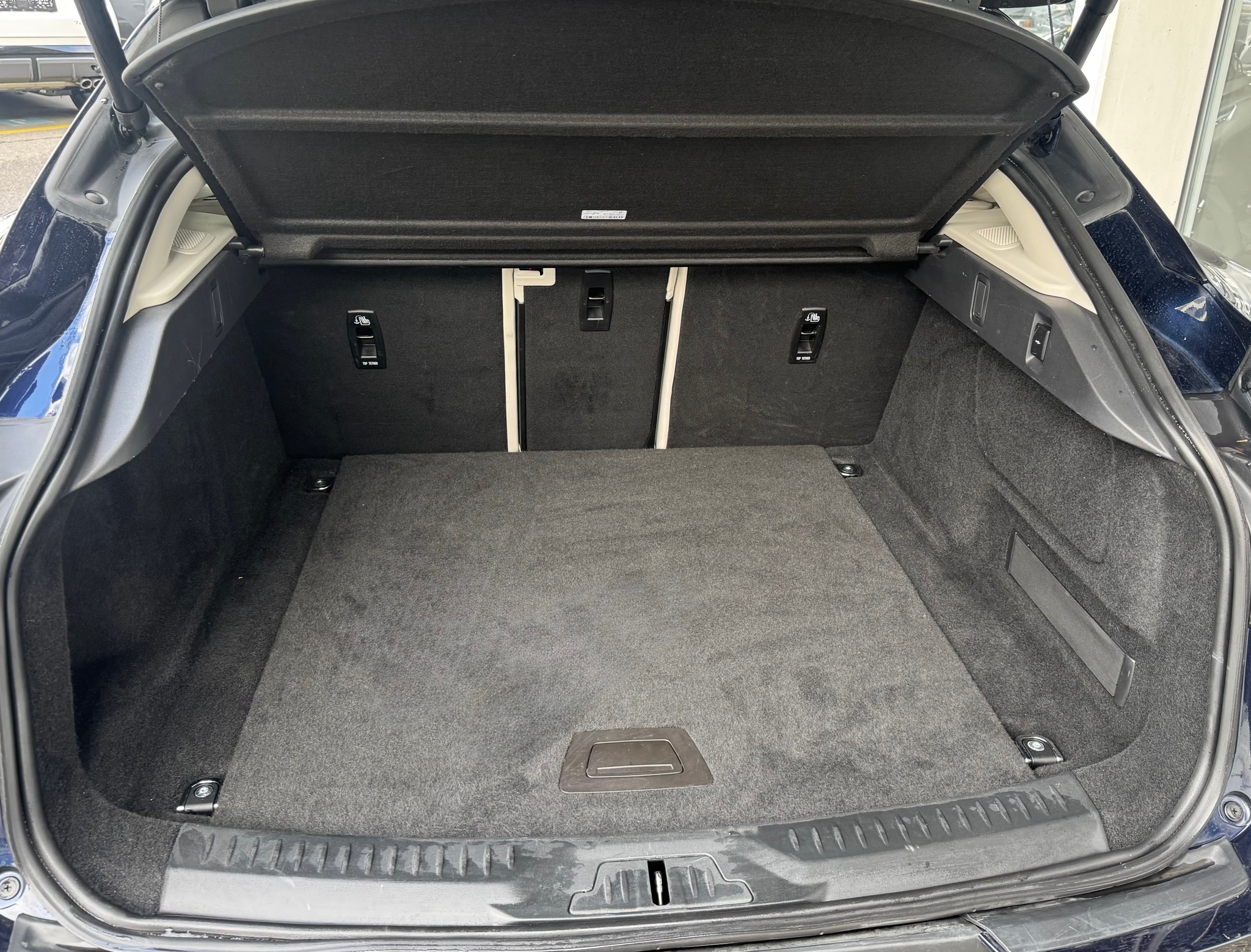 listing desktop thumbnail image 11