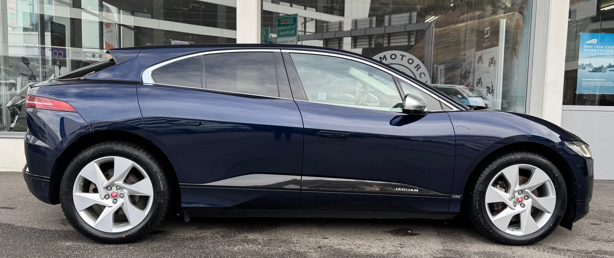 listing desktop thumbnail image 1