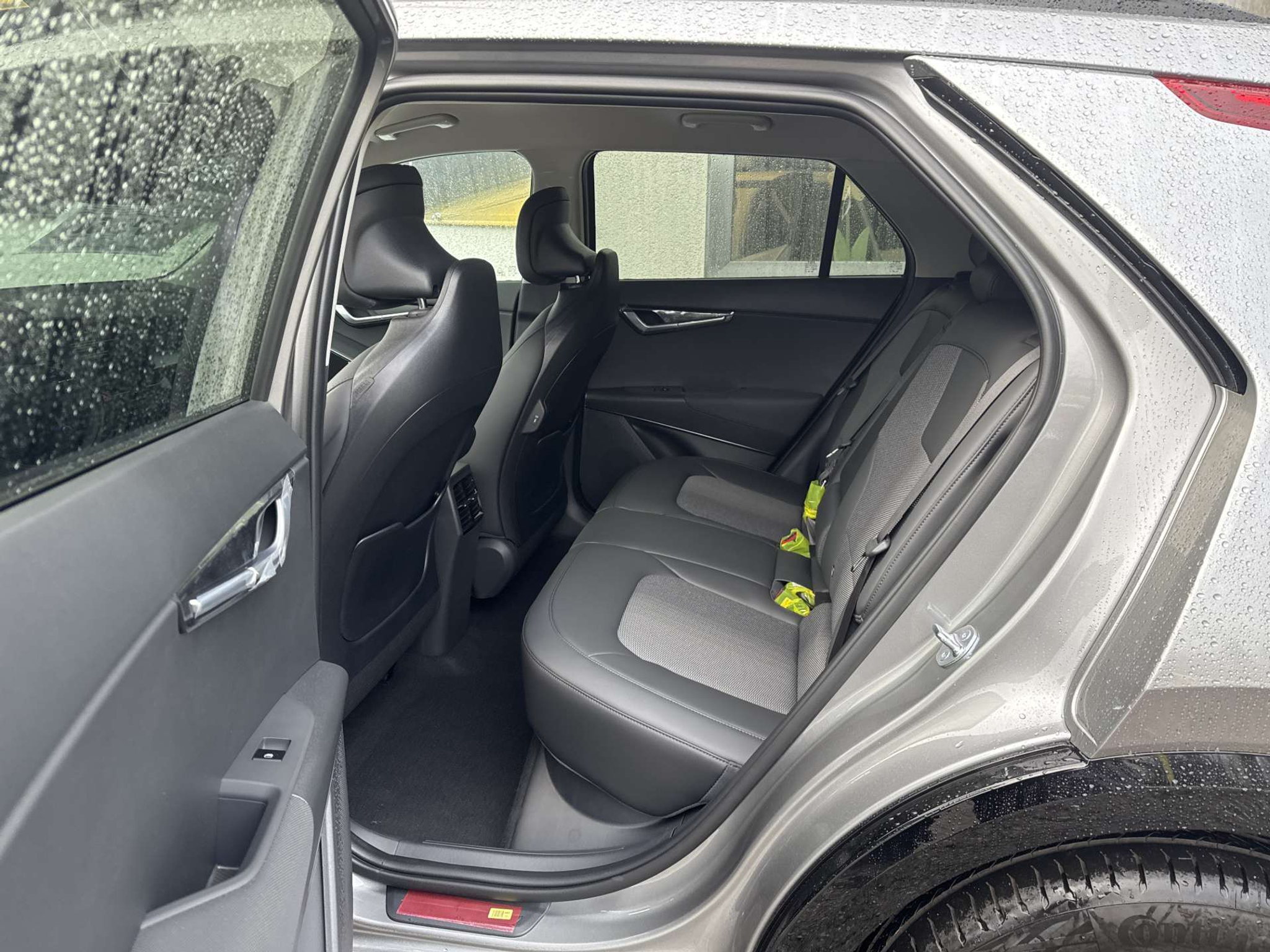 listing desktop thumbnail image 7