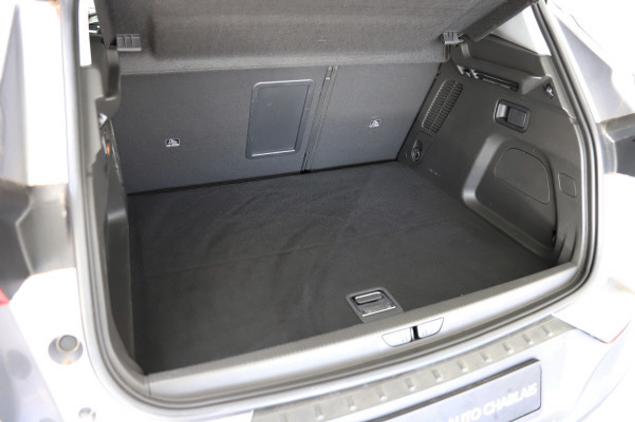 listing desktop thumbnail image 11