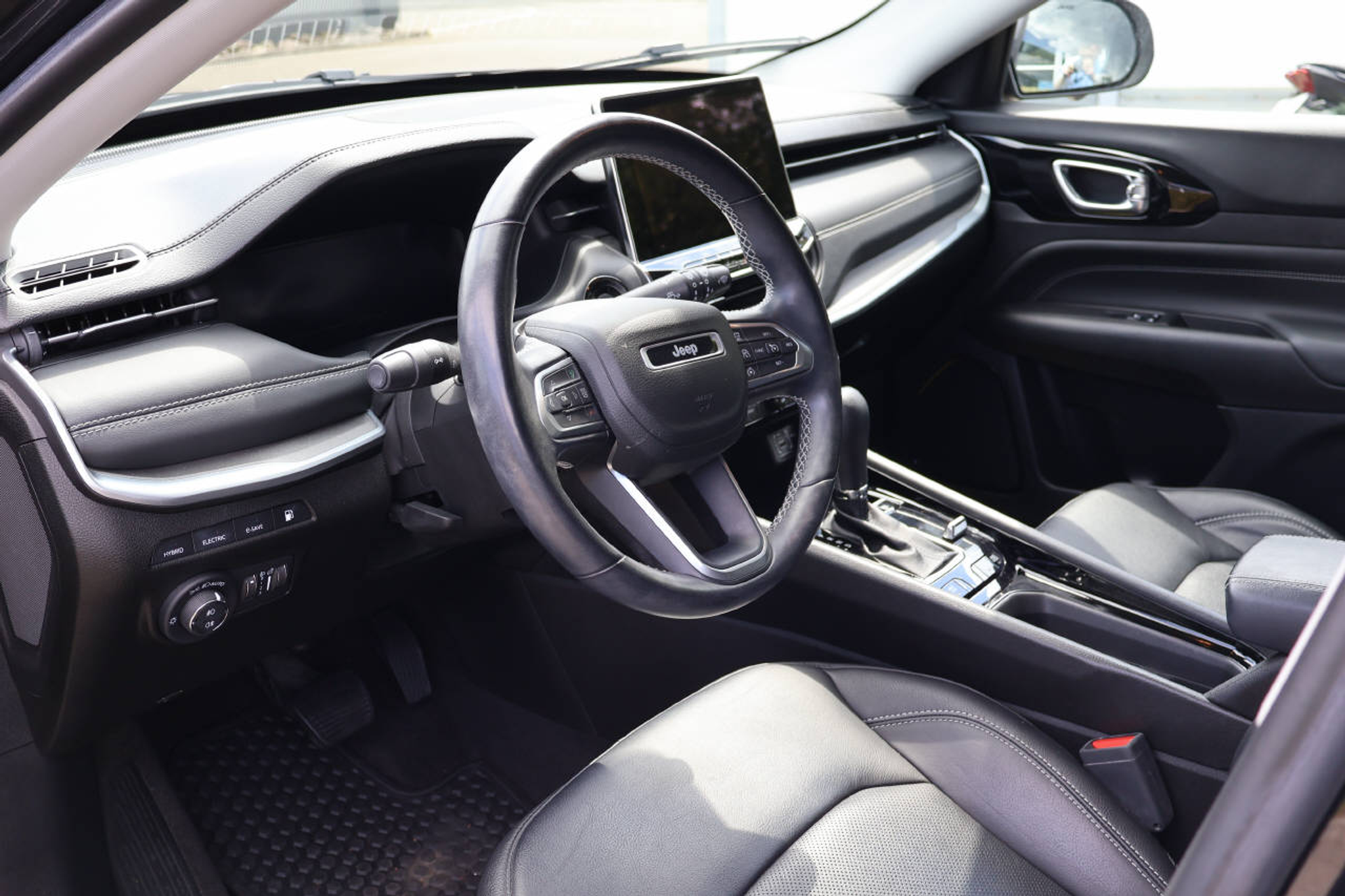 listing desktop thumbnail image 7