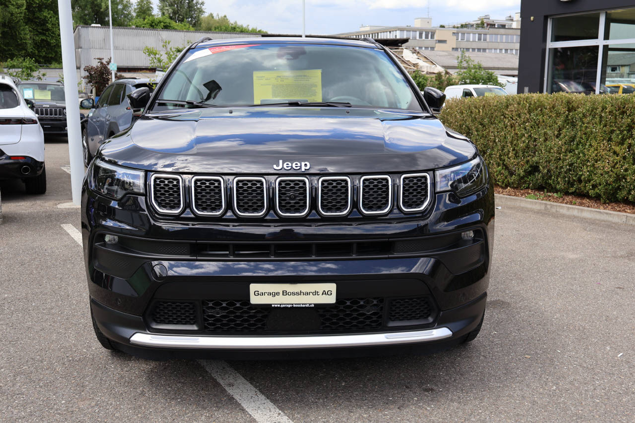 listing desktop thumbnail image 5