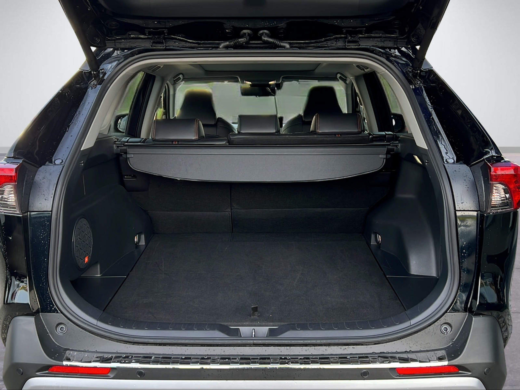 listing desktop thumbnail image 5