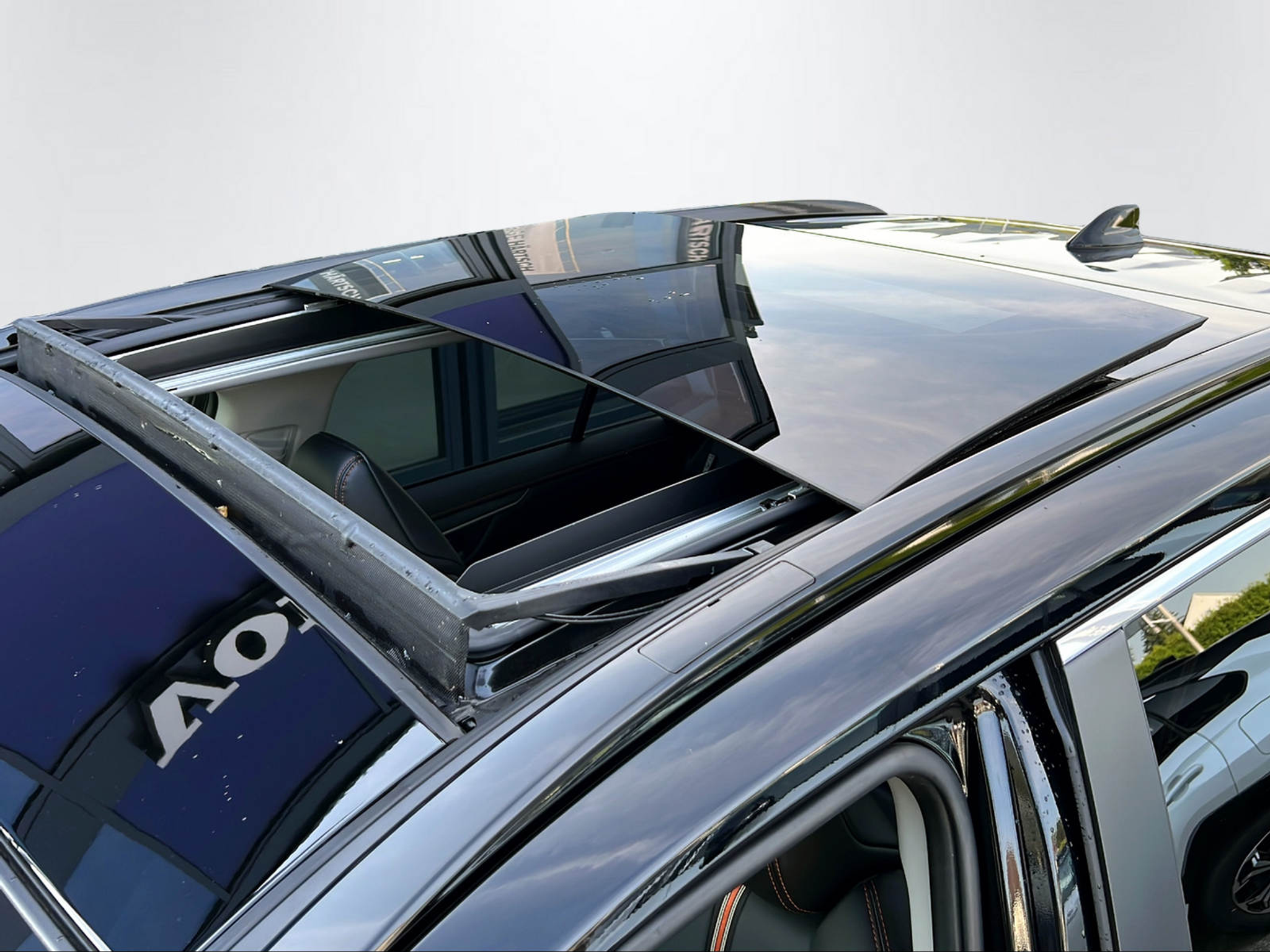 listing desktop thumbnail image 16