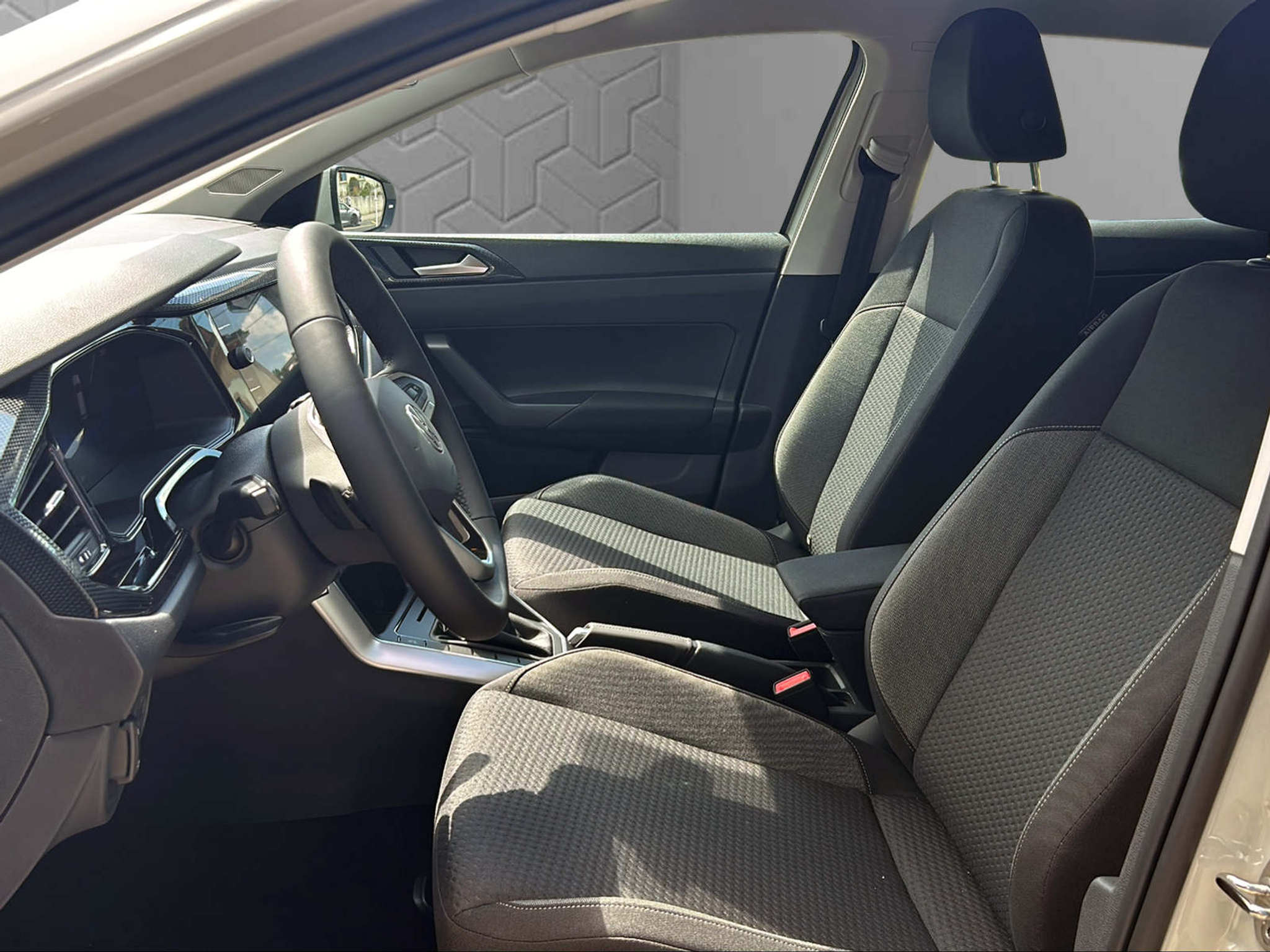 listing desktop thumbnail image 6