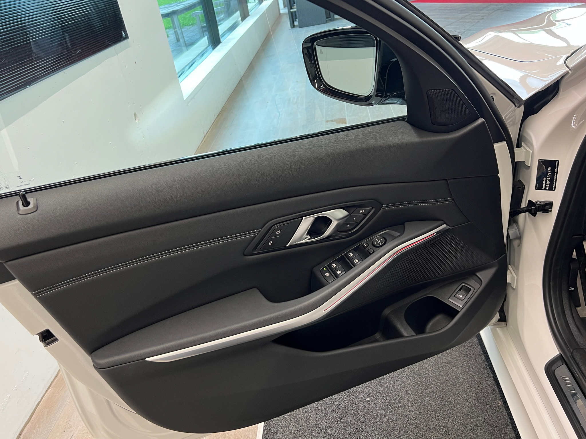 listing desktop thumbnail image 11