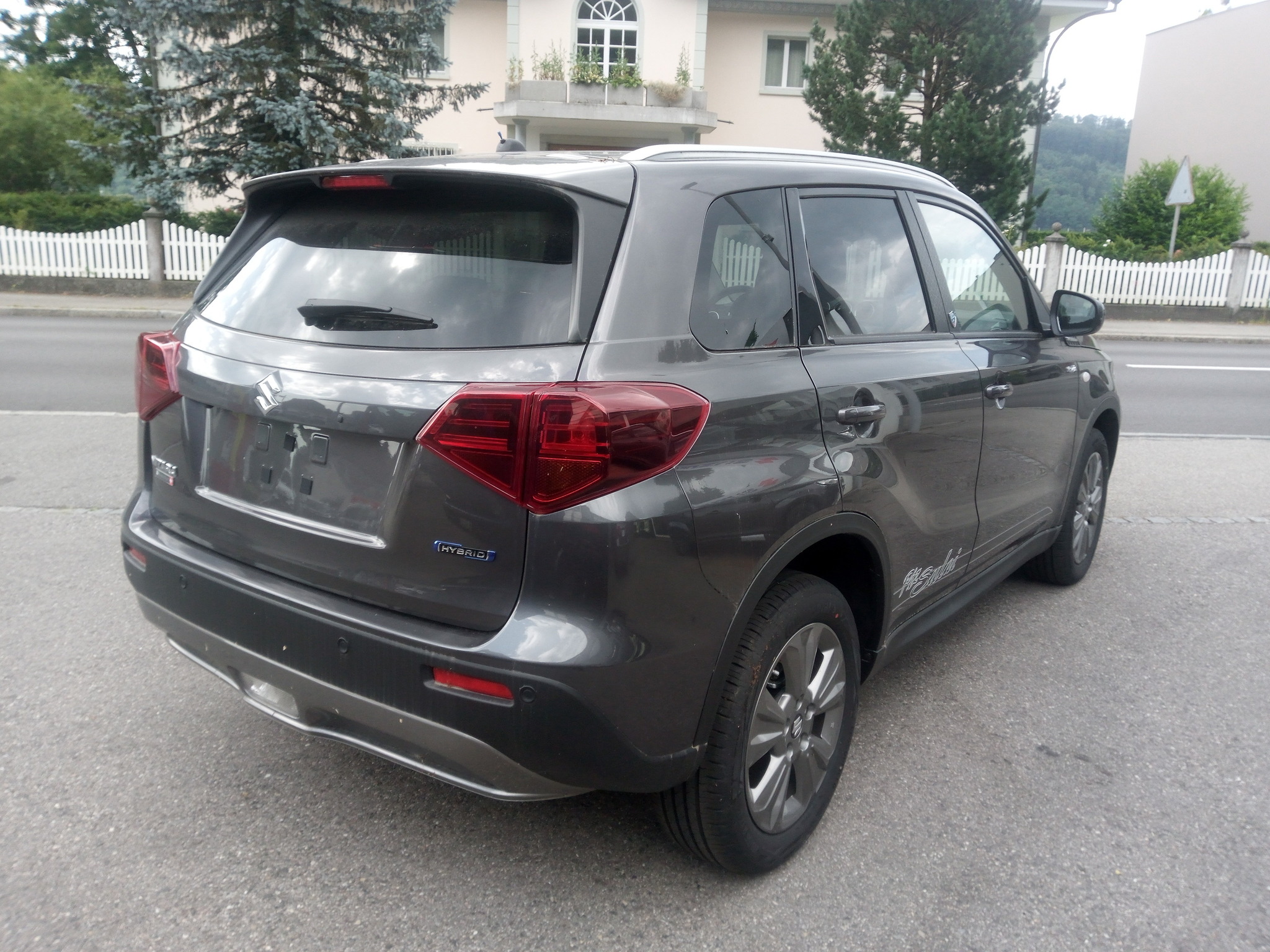 listing desktop thumbnail image 4