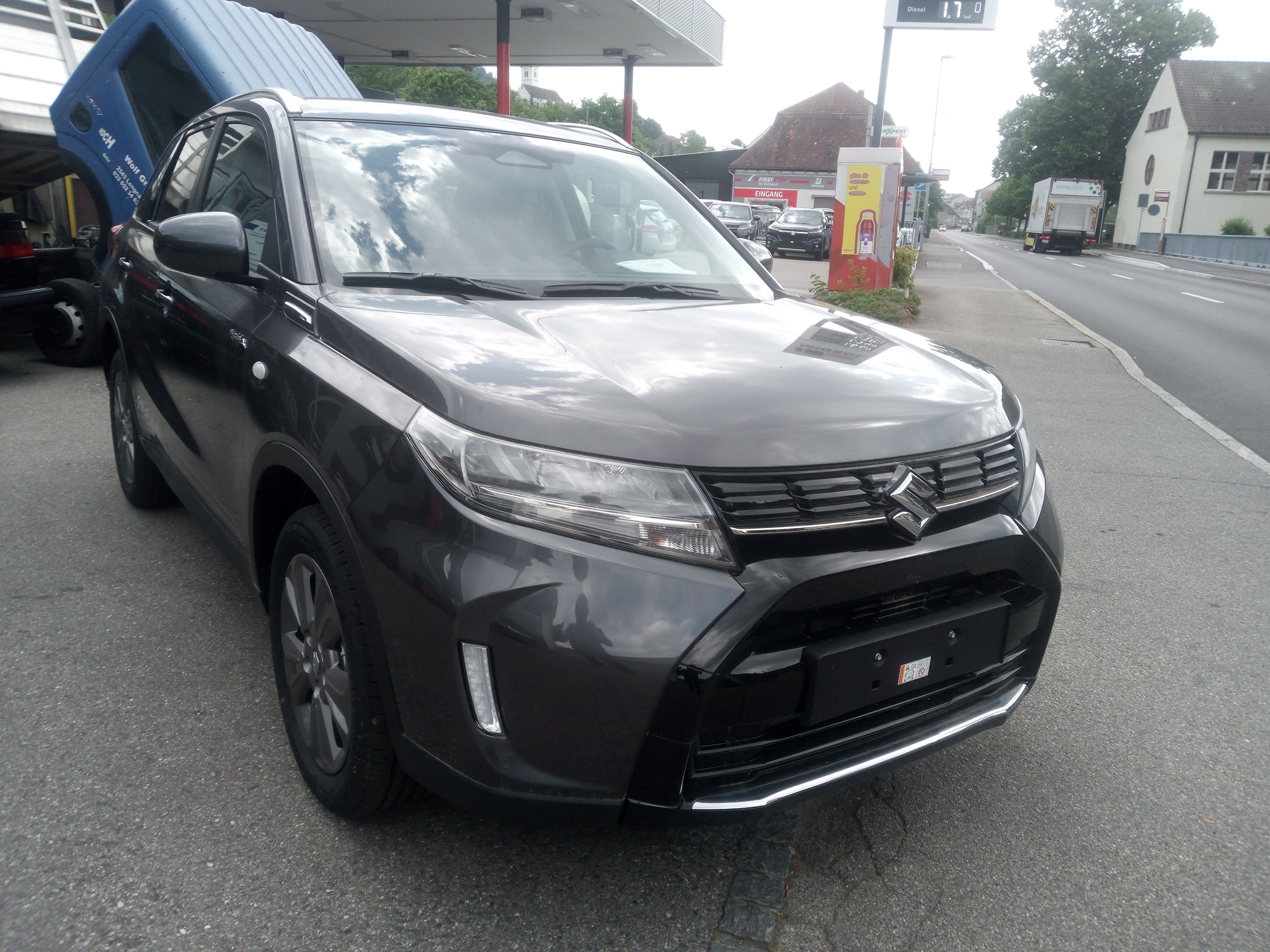 listing desktop thumbnail image 21