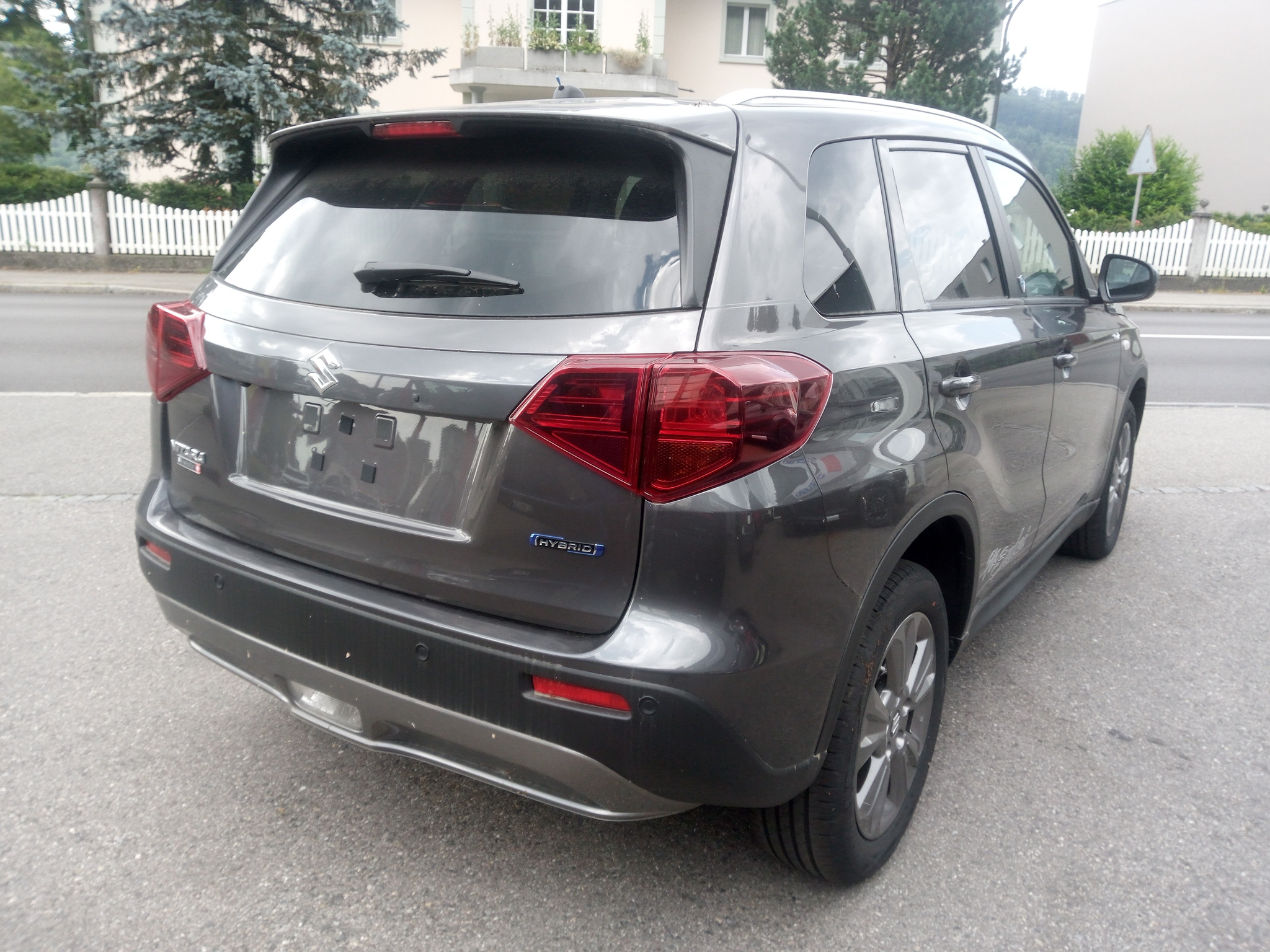 listing desktop thumbnail image 17