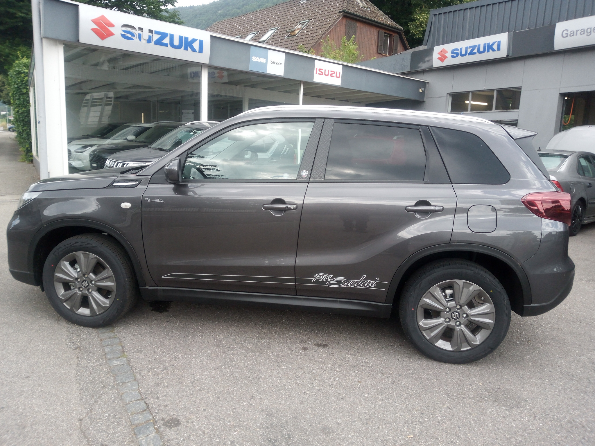 listing desktop thumbnail image 14