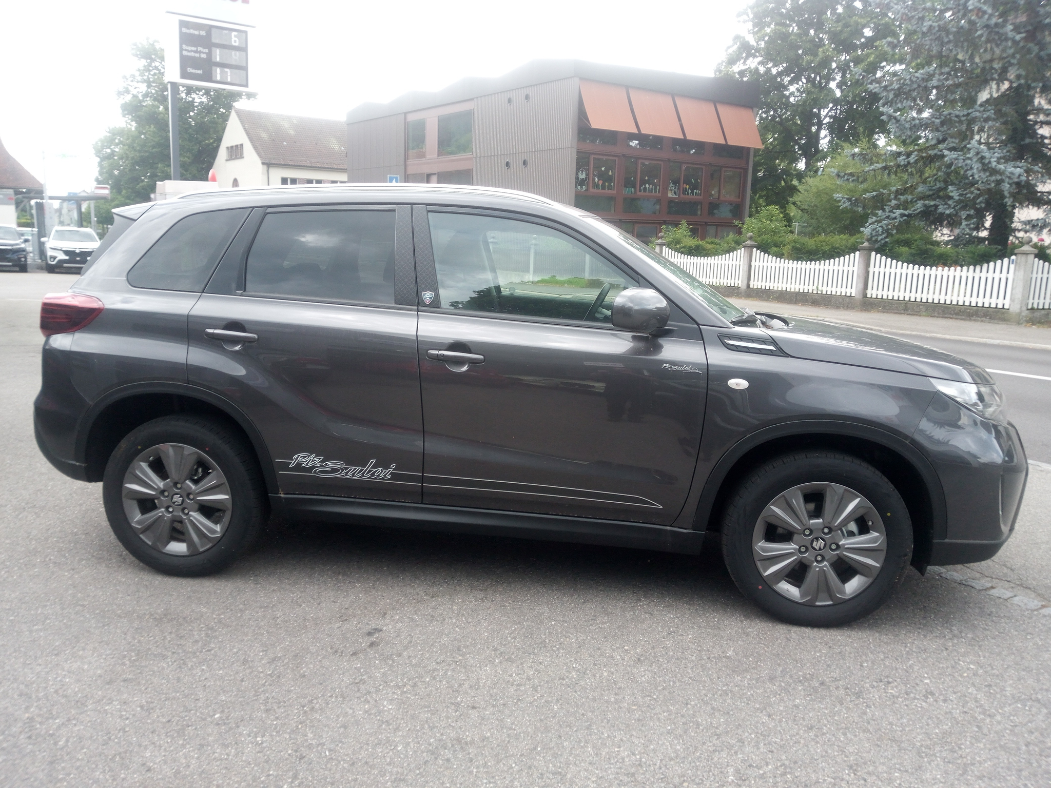 listing desktop thumbnail image 19