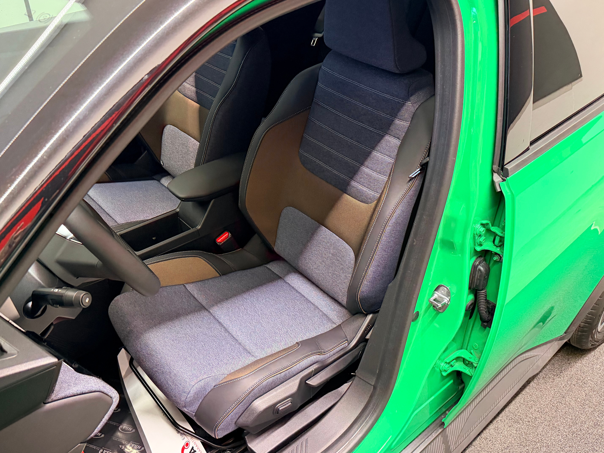 listing desktop thumbnail image 12