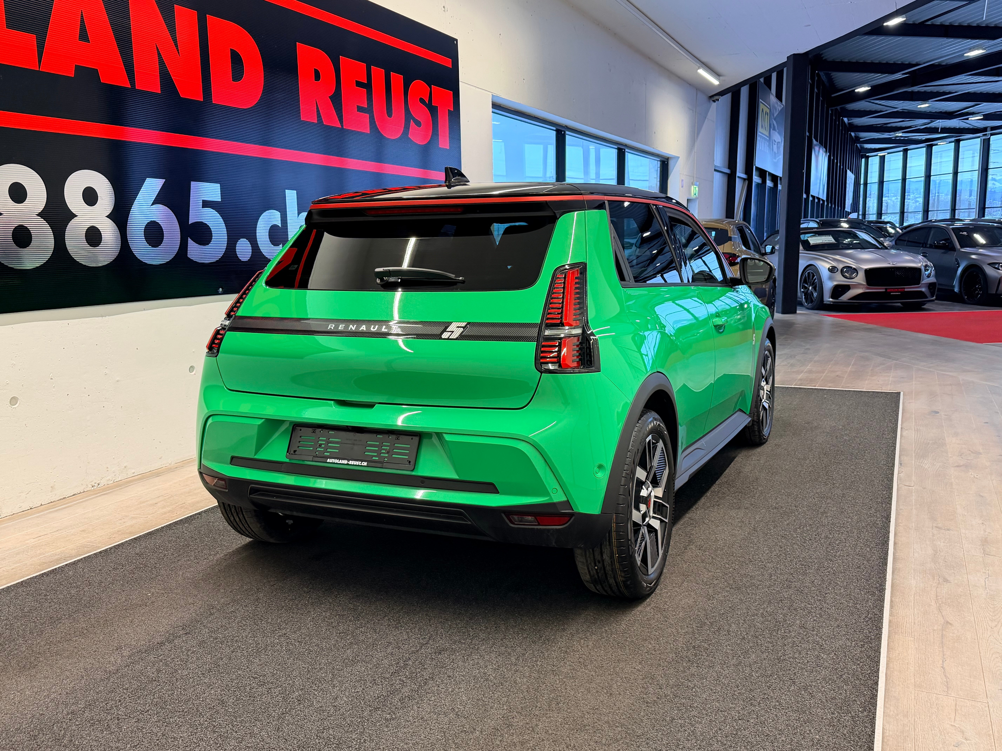 listing desktop thumbnail image 5