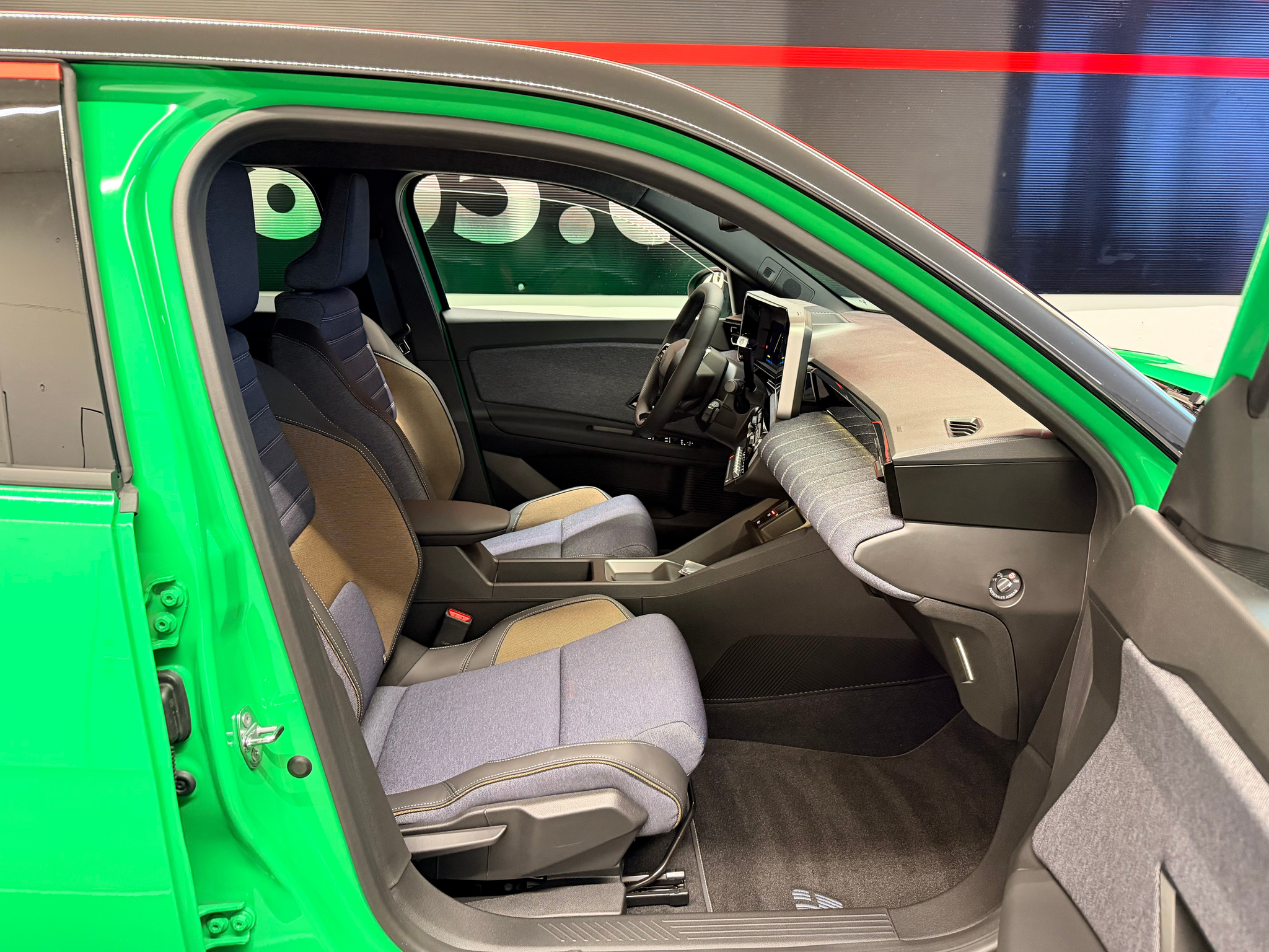 listing desktop thumbnail image 17