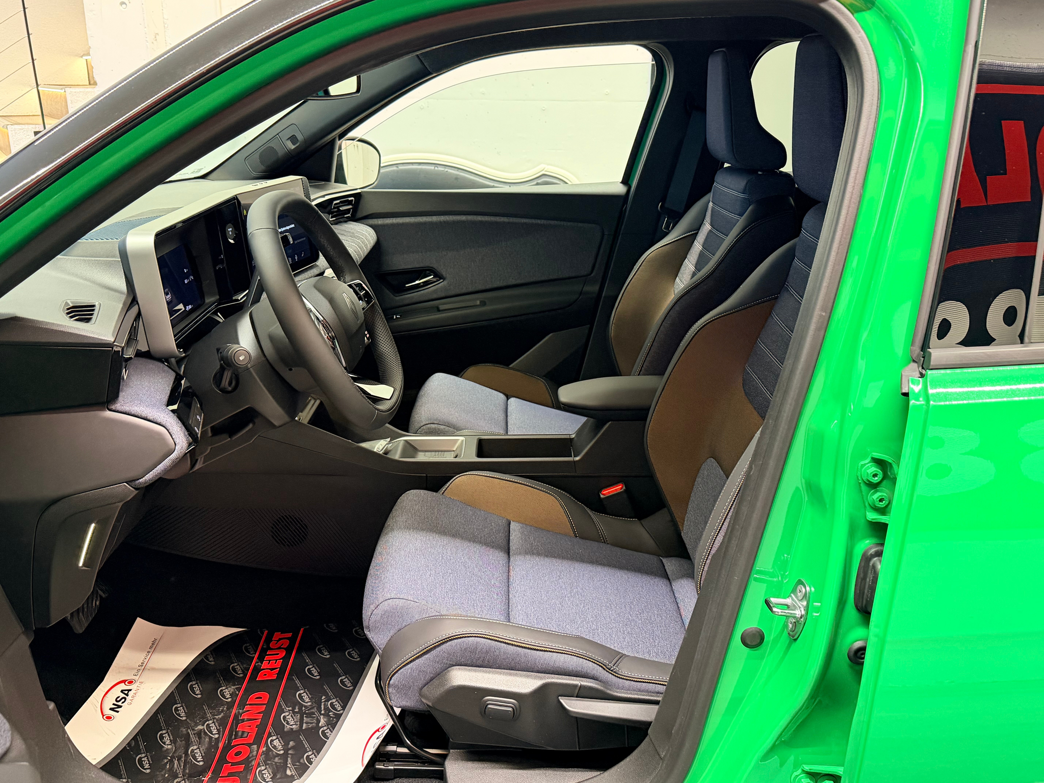 listing desktop thumbnail image 11