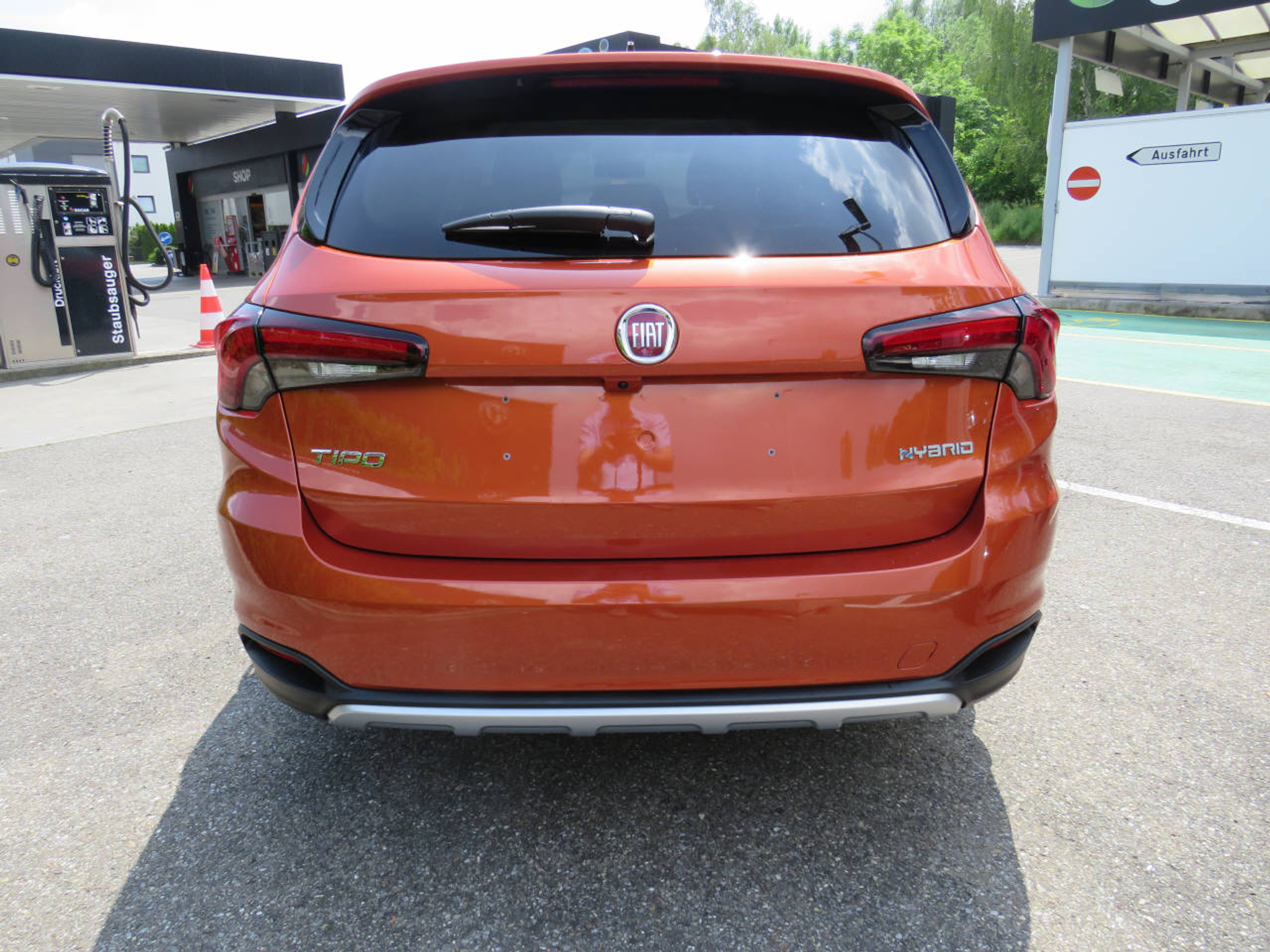 listing desktop thumbnail image 3