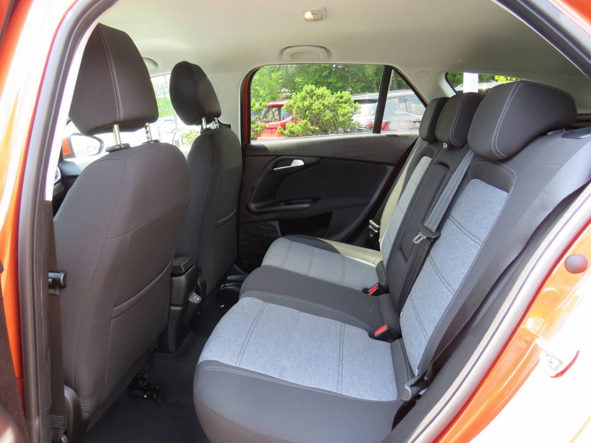 listing desktop thumbnail image 13