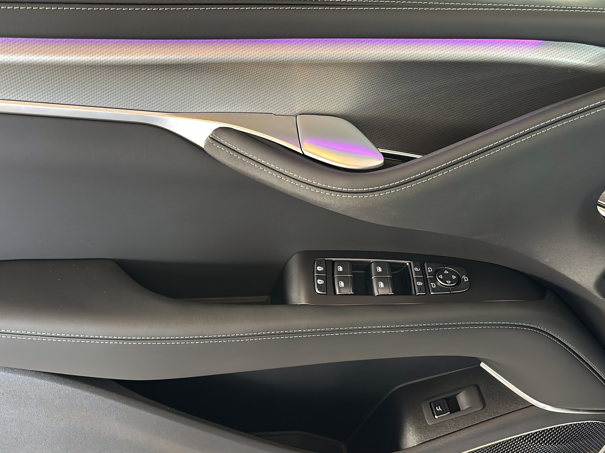 listing desktop thumbnail image 11